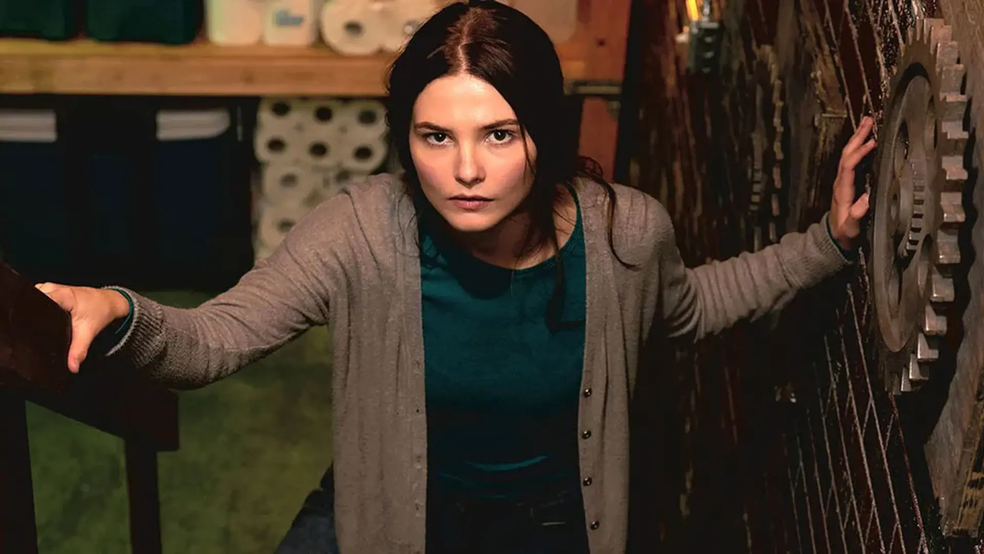 فیلم دختری در زیرزمین (Girl in the Basement 2021)