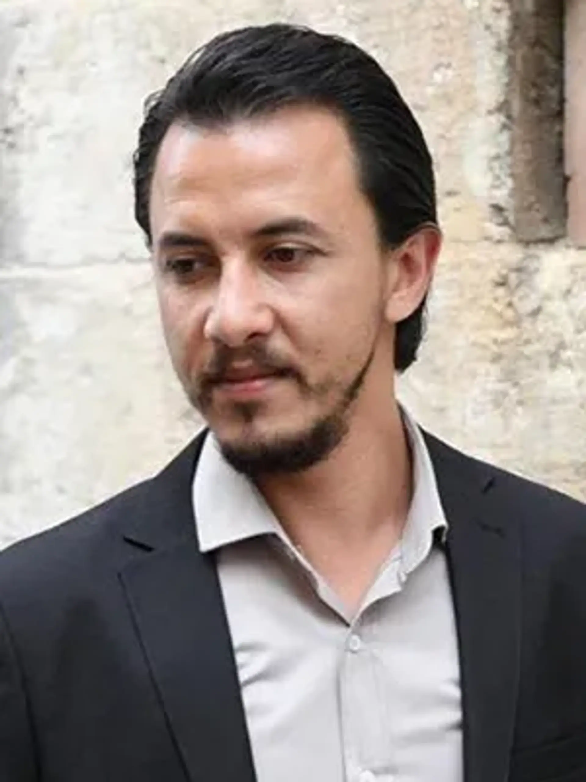انور اکباس