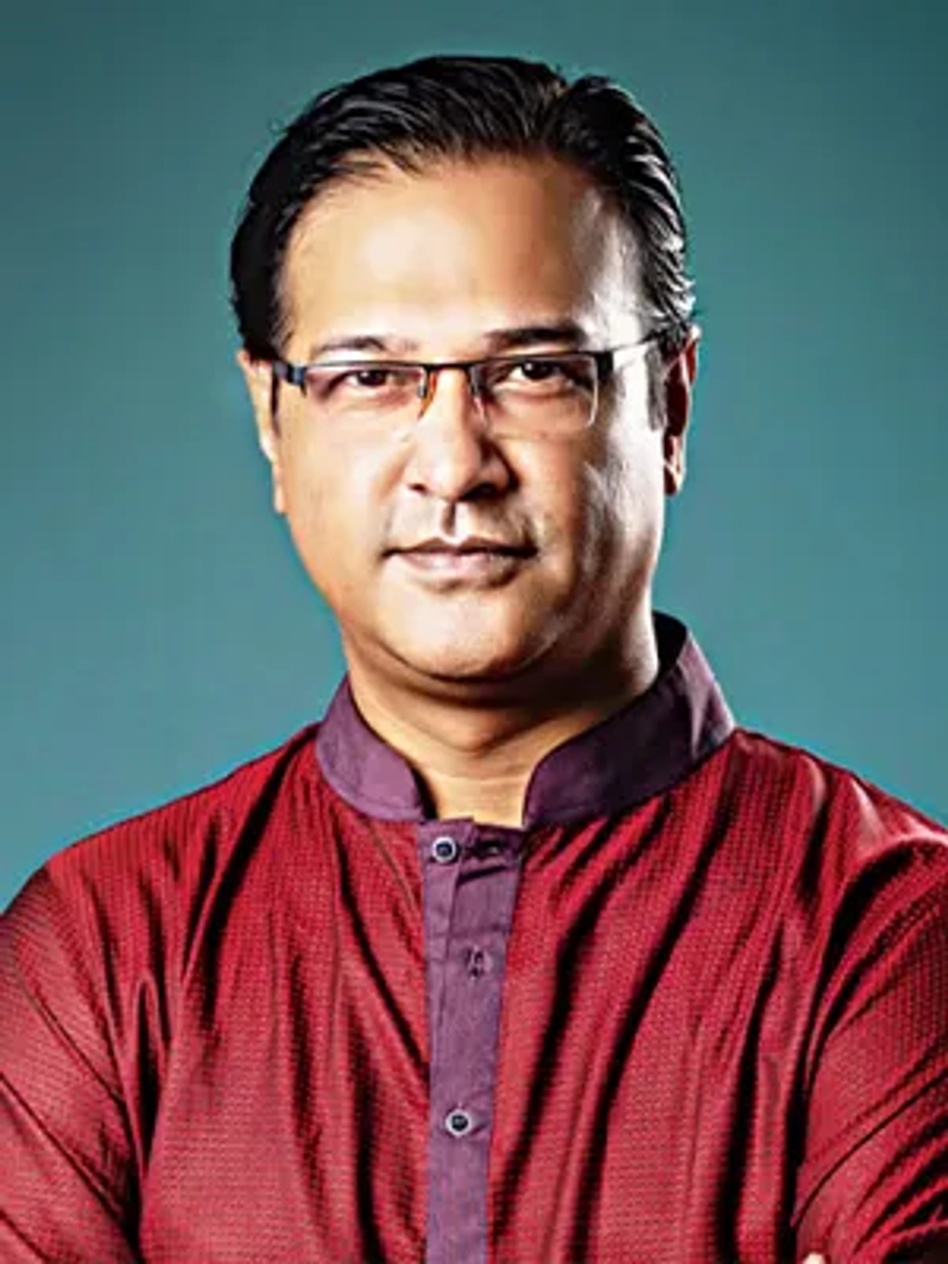 اسیف اکبر