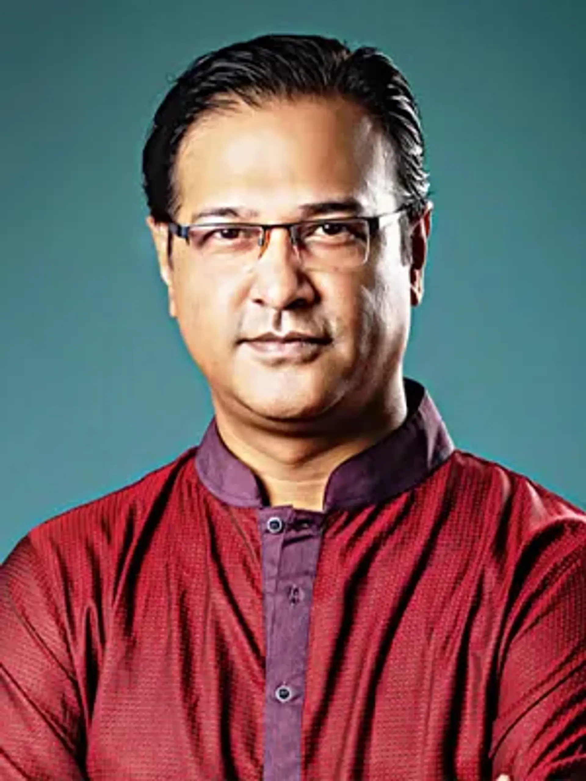 اسیف اکبر