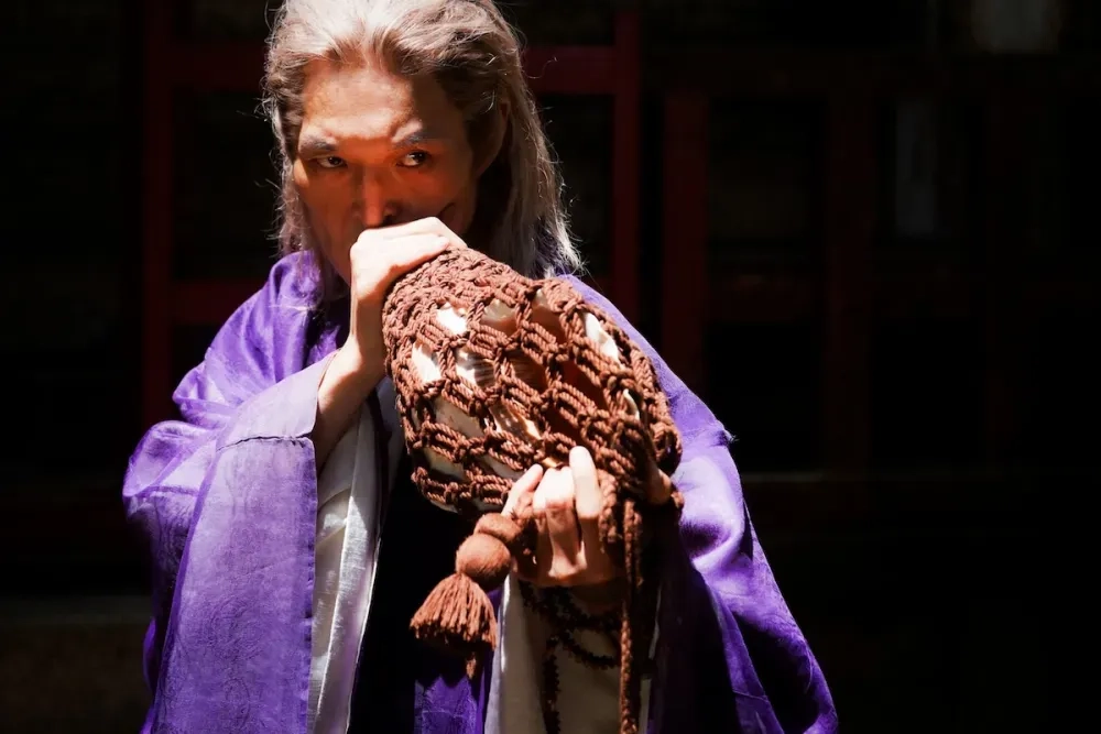 سفری کیهانی و گیج‌کننده در ابعاد متعالی