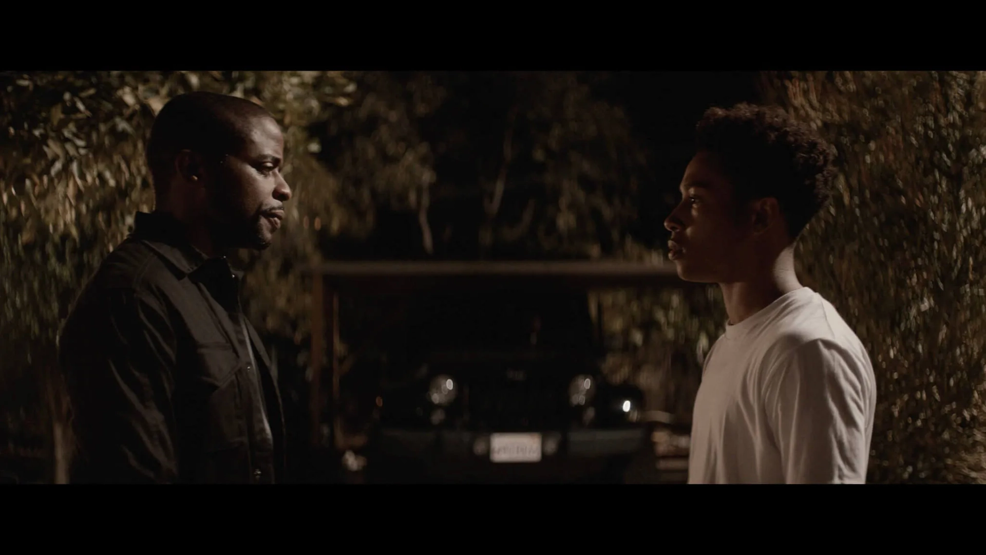 Dulé Hill and Jacob Latimore in Sleight (2016)