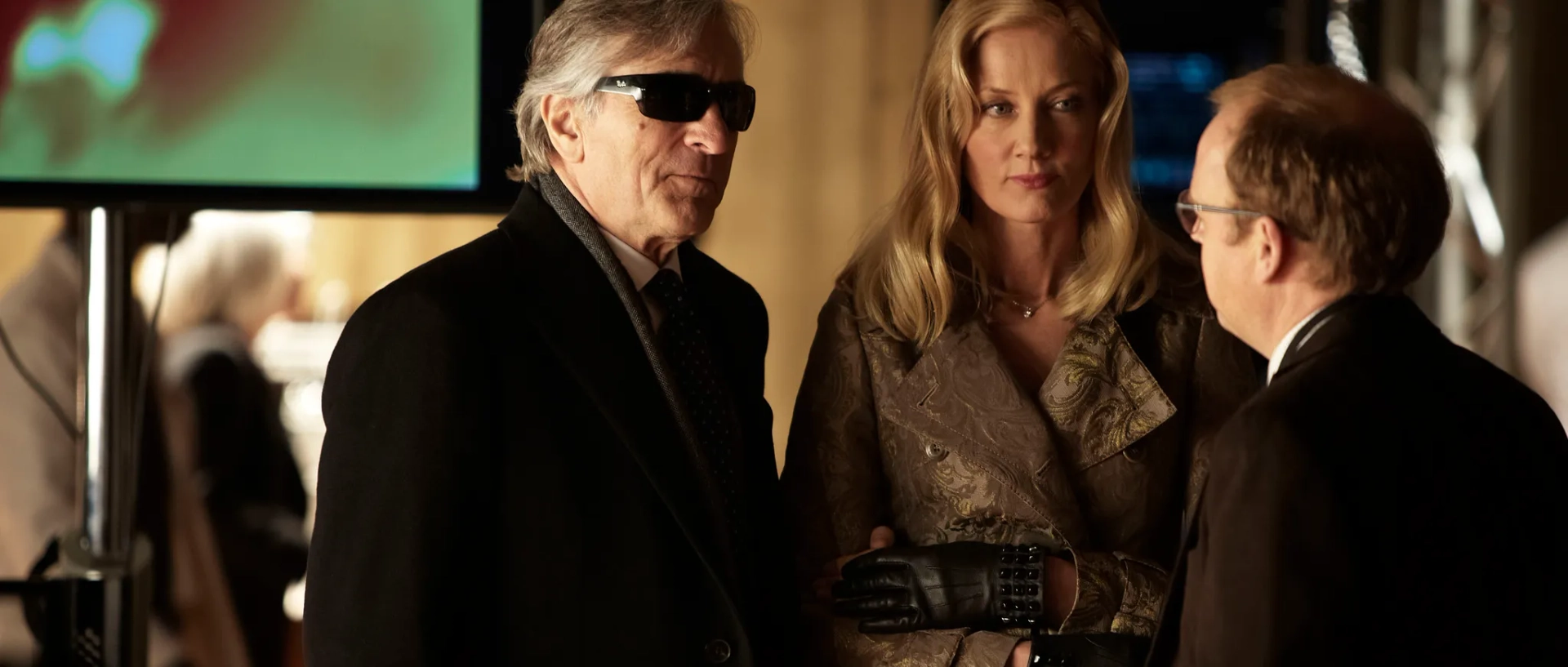 Robert De Niro, Joely Richardson, and Toby Jones in Red Lights (2012)