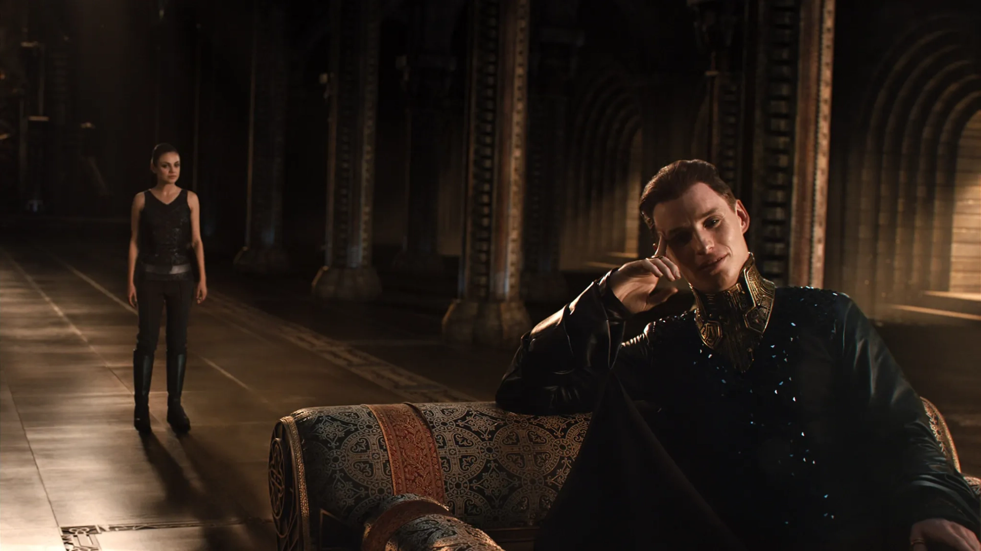 Mila Kunis and Eddie Redmayne in Jupiter Ascending (2015)