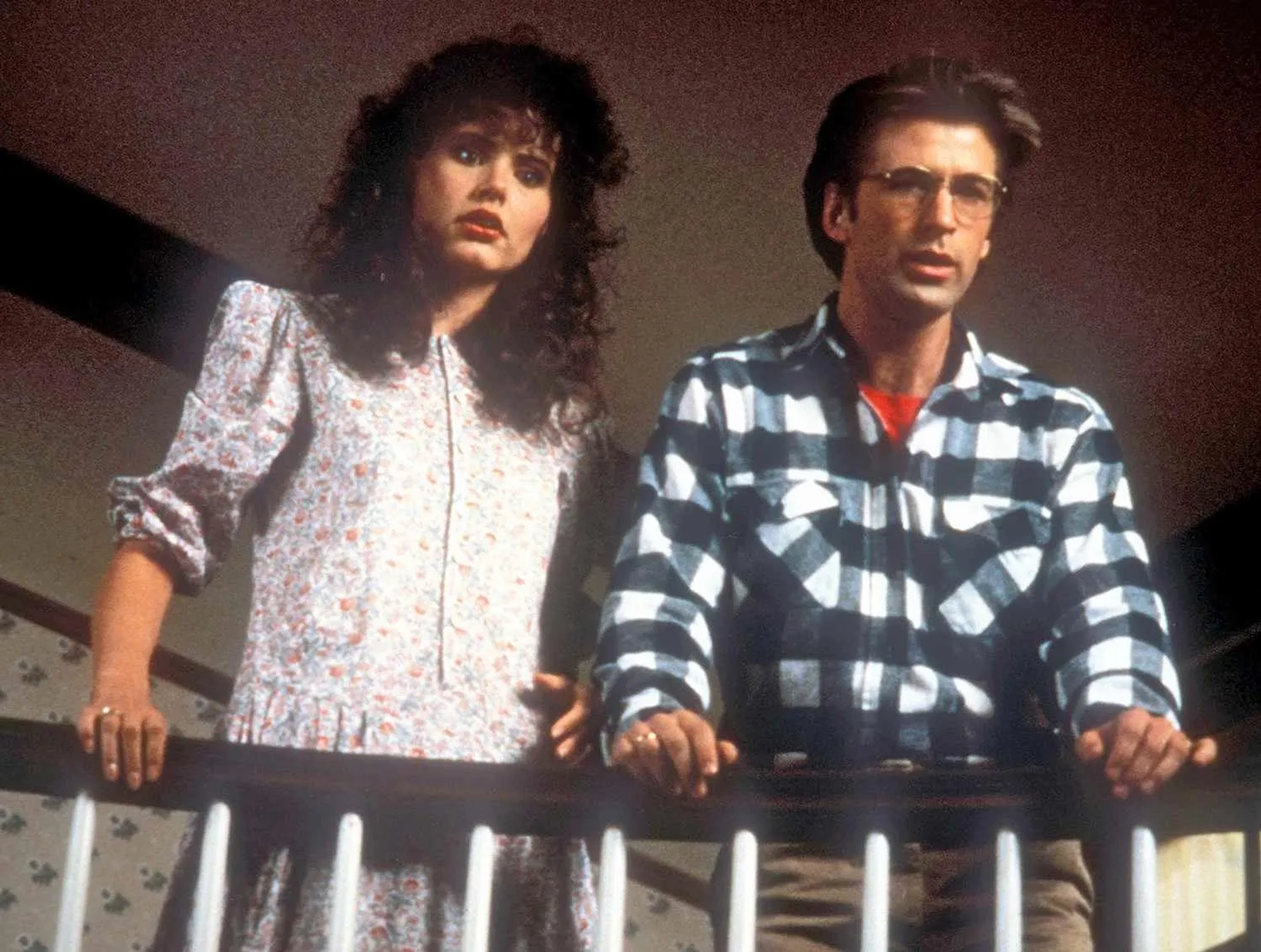 Geena Davis and Alec Baldwin in Beetlejuice (1988)