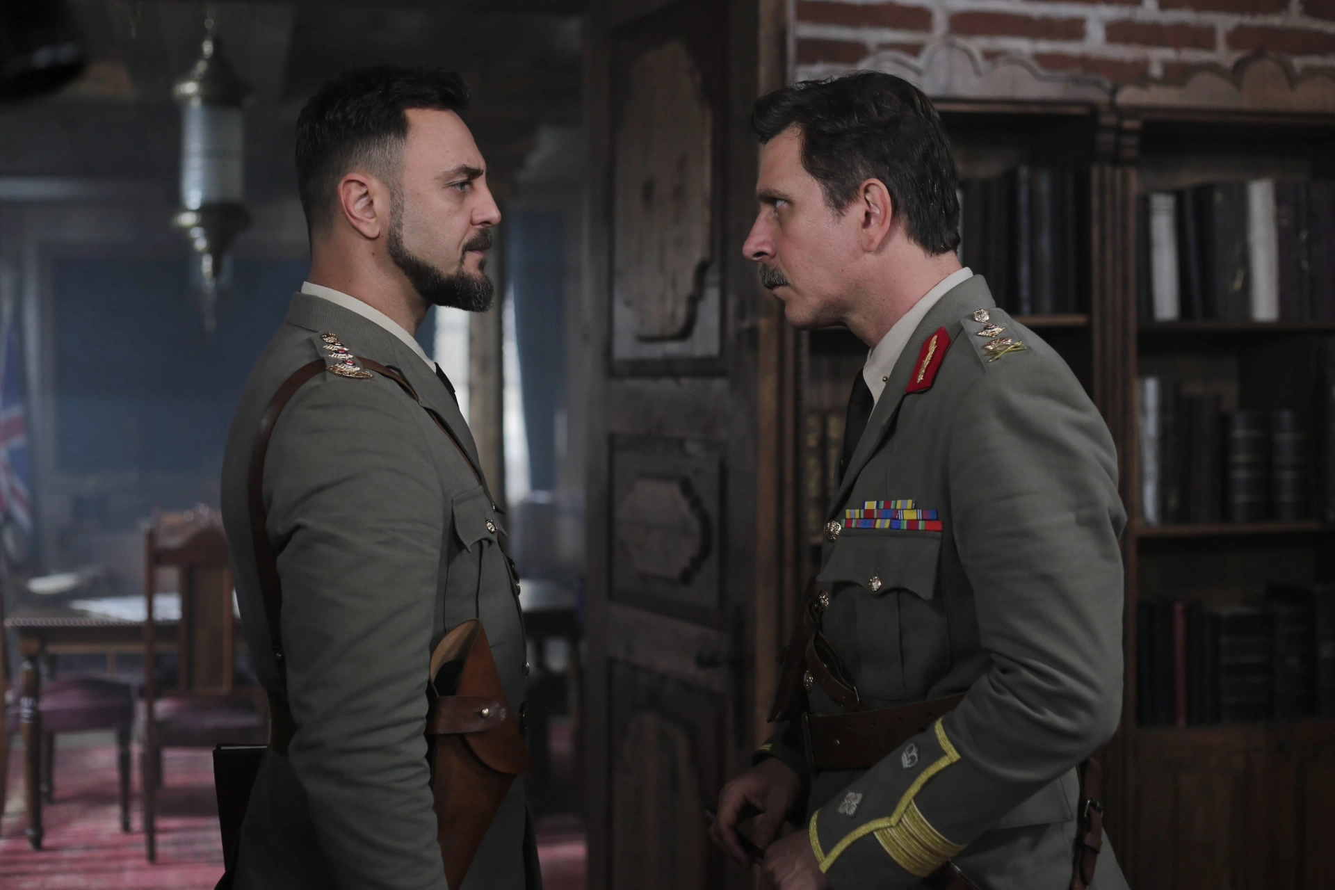 Fatih Dönmez and Ogün Kaptanoglu in Mehmetçik: Kut'ül Amare (2018)