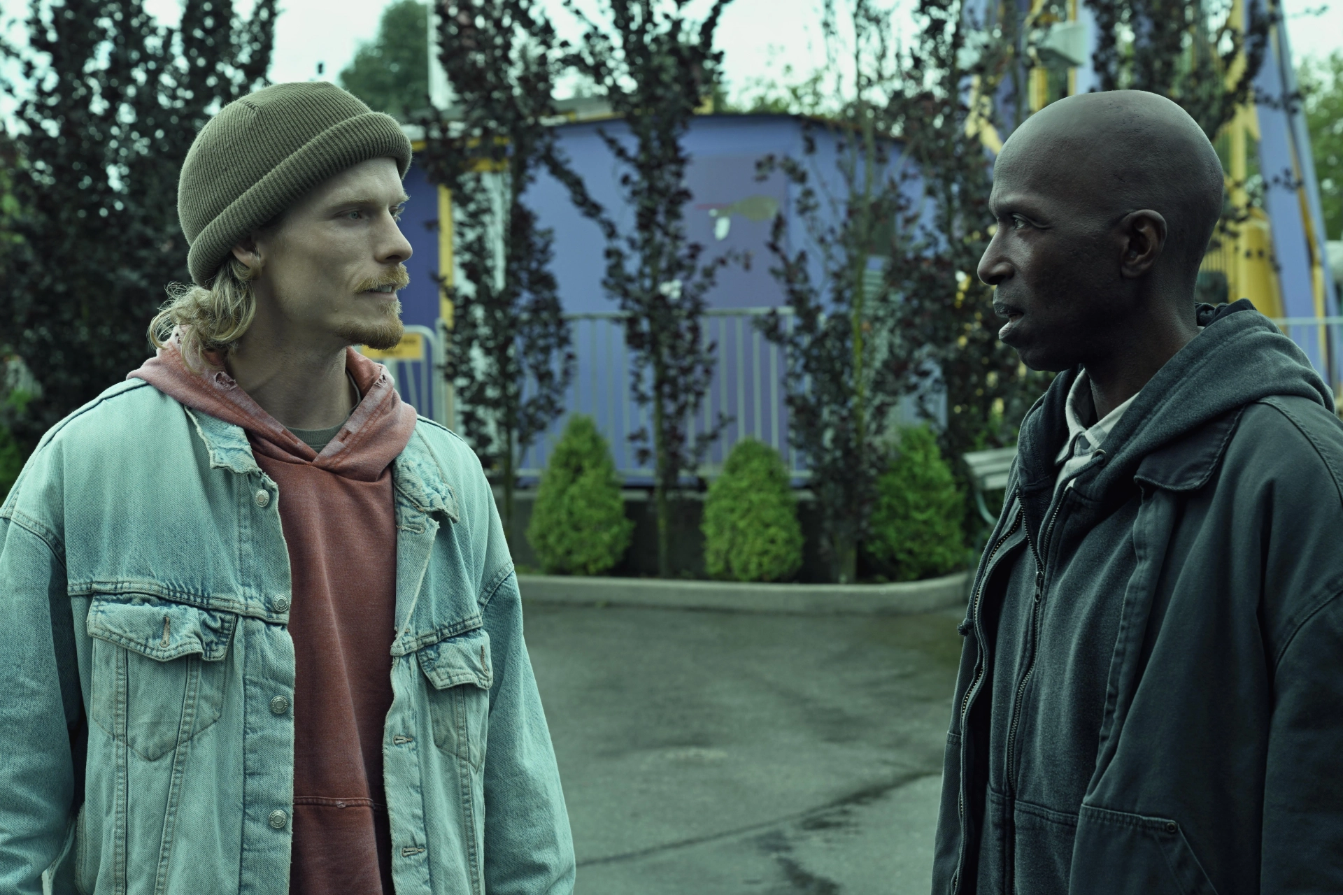 Ntare Guma Mbaho Mwine and Dakota Daulby in Smoke (2025)