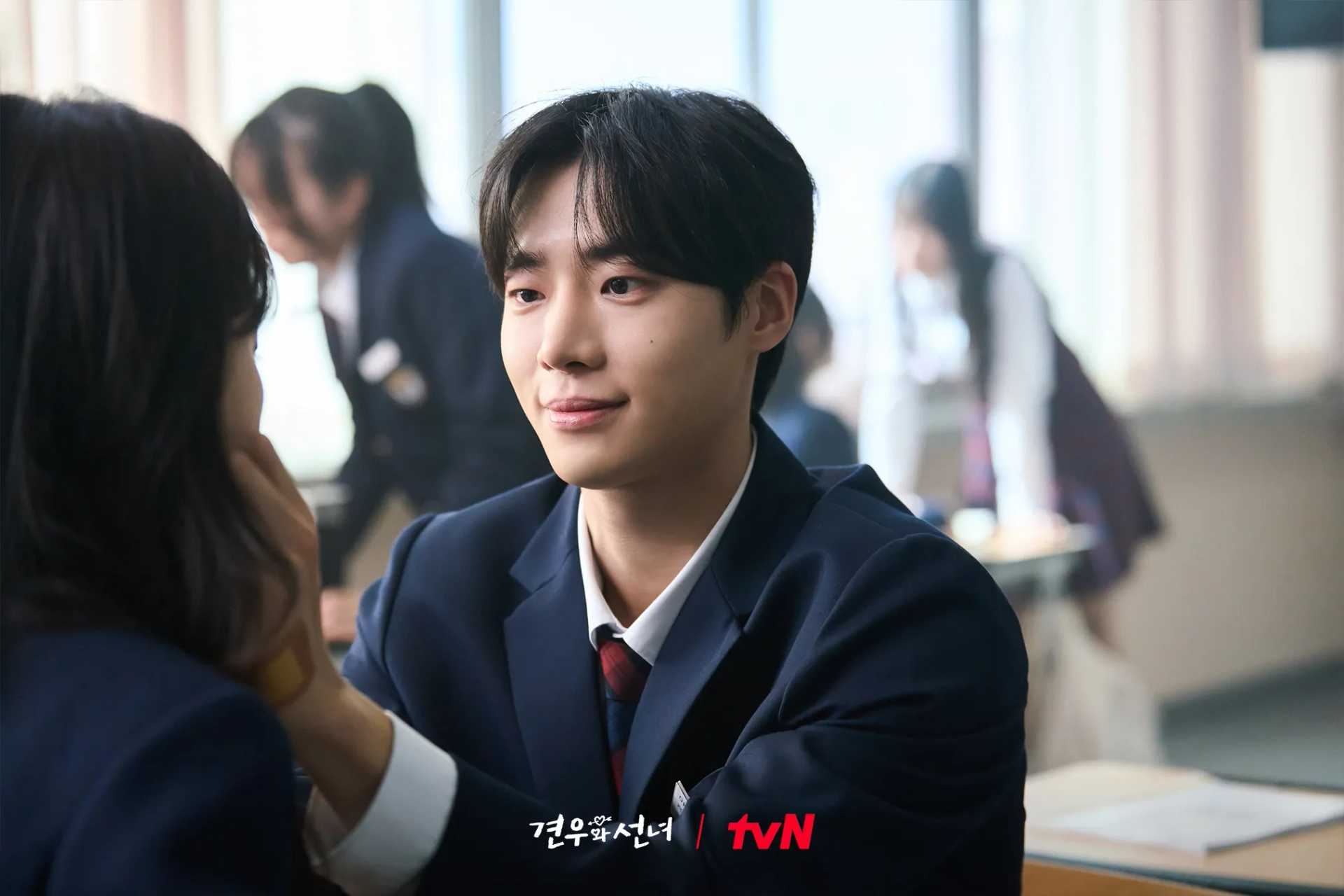 Cho Yi-hyun and Choo Young-woo in Head Over Heels (2025)