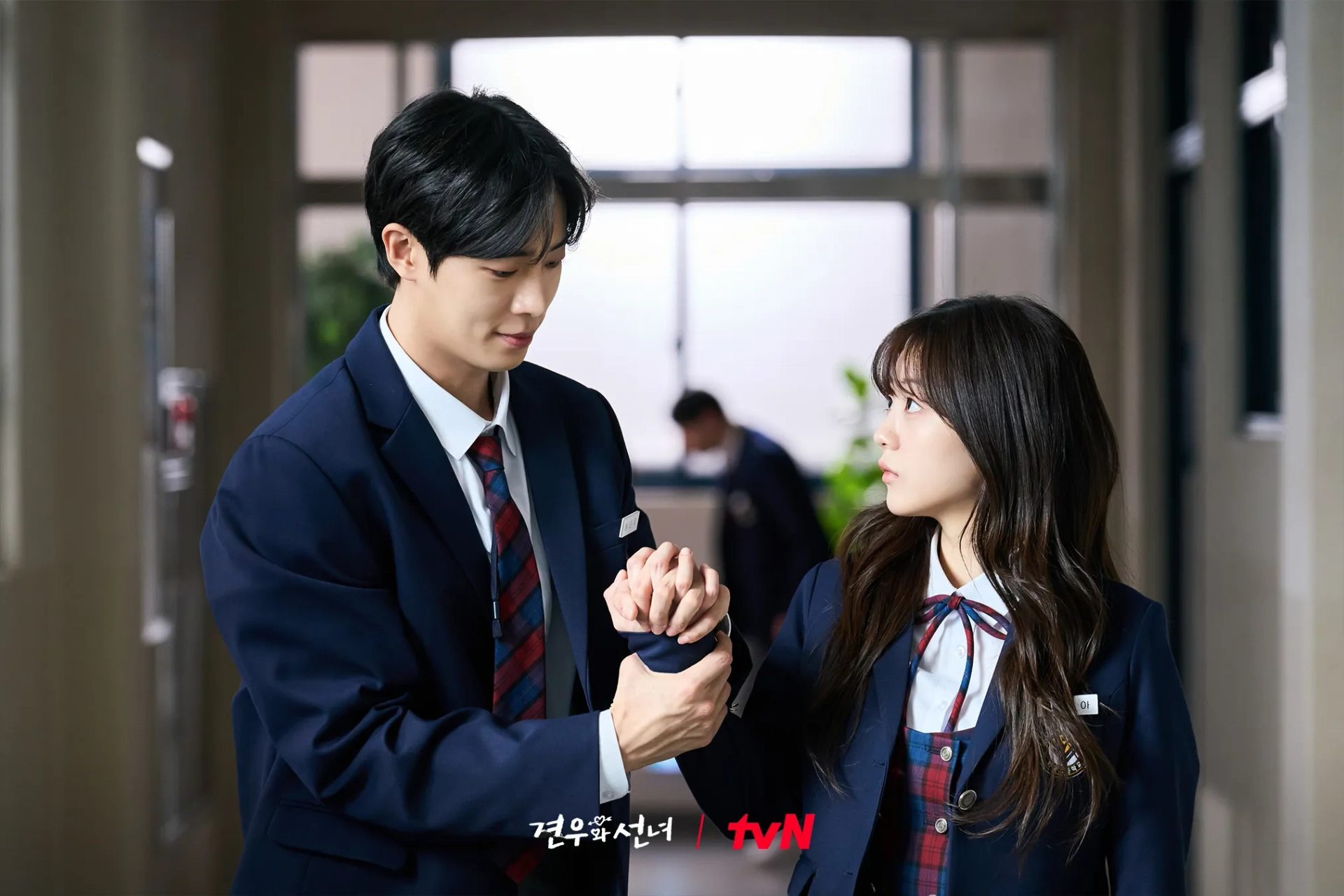 Cho Yi-hyun and Choo Young-woo in Head Over Heels (2025)