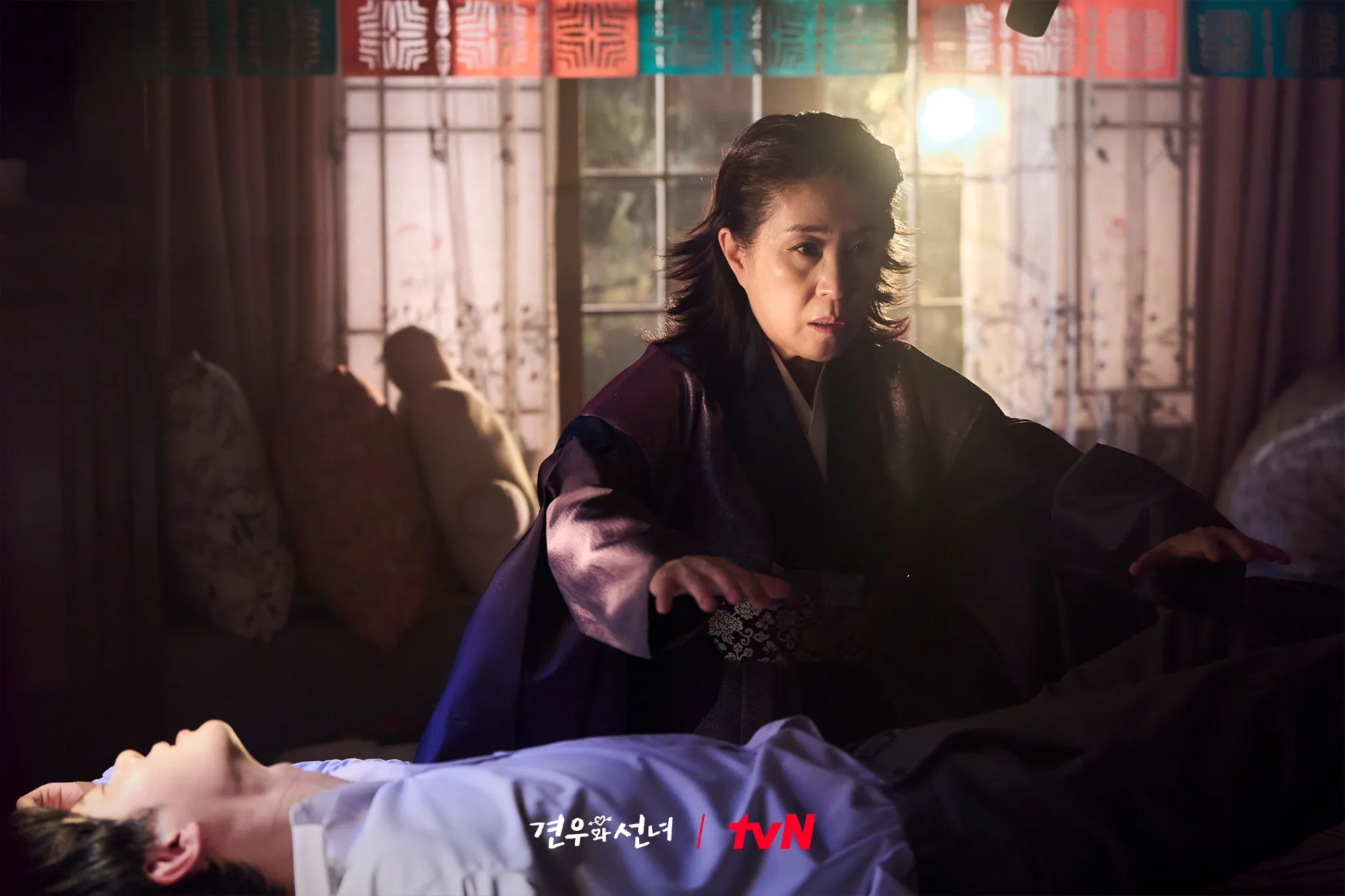 Kim Mi-kyung and Choo Young-woo in Head Over Heels (2025)