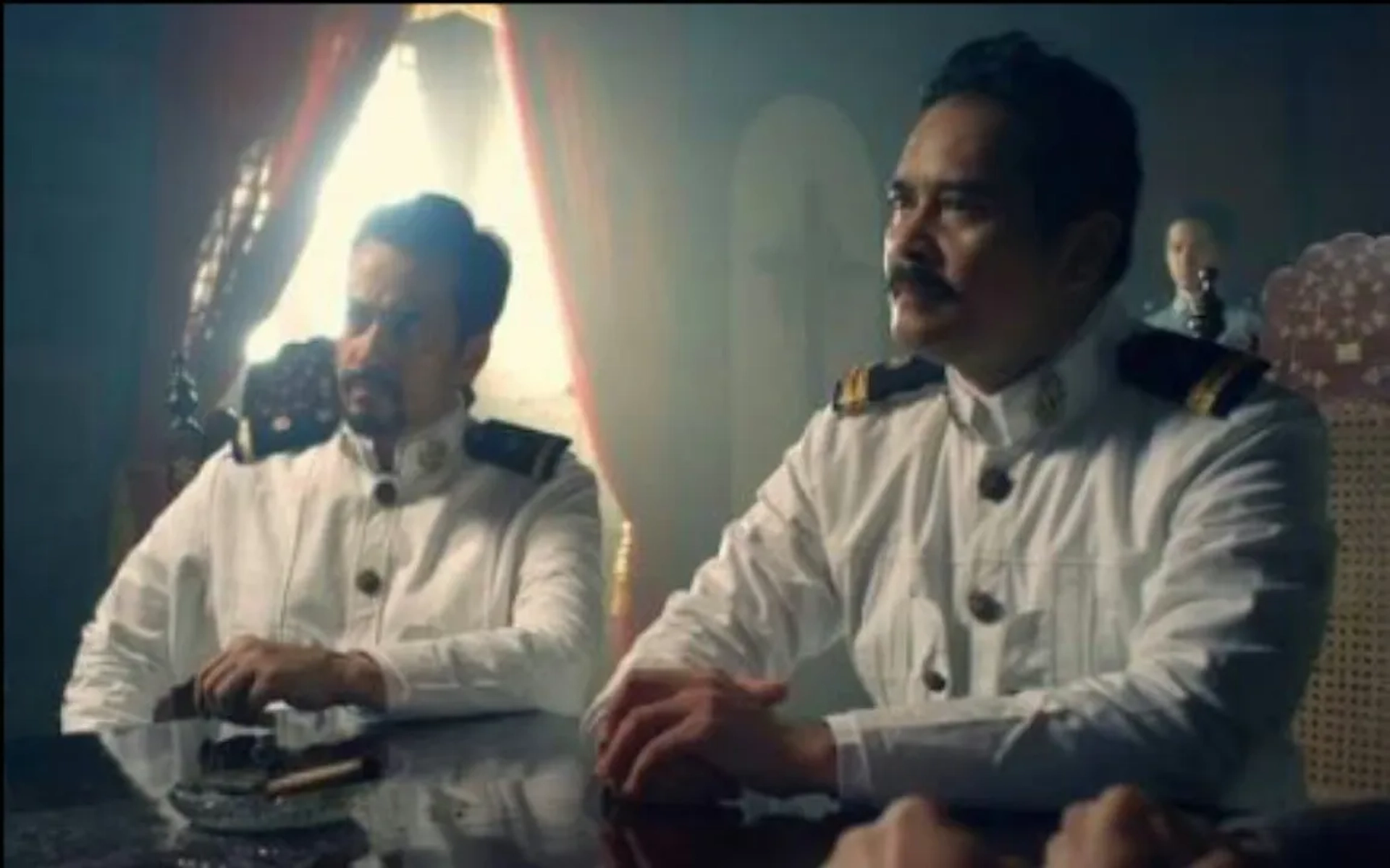 John Arcilla and Alvin Anson in Heneral Luna (2015)
