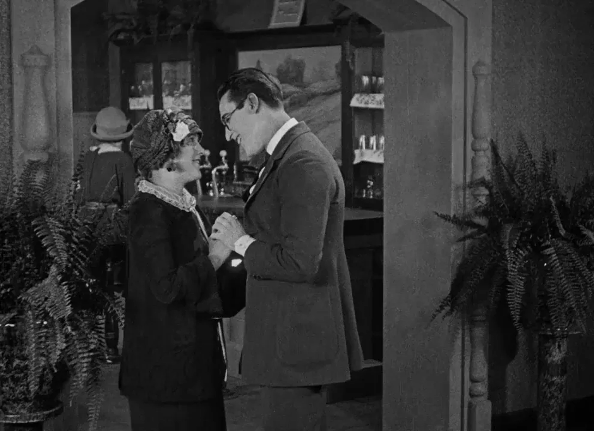 Mildred Davis and Harold Lloyd in Safety Last! (1923)