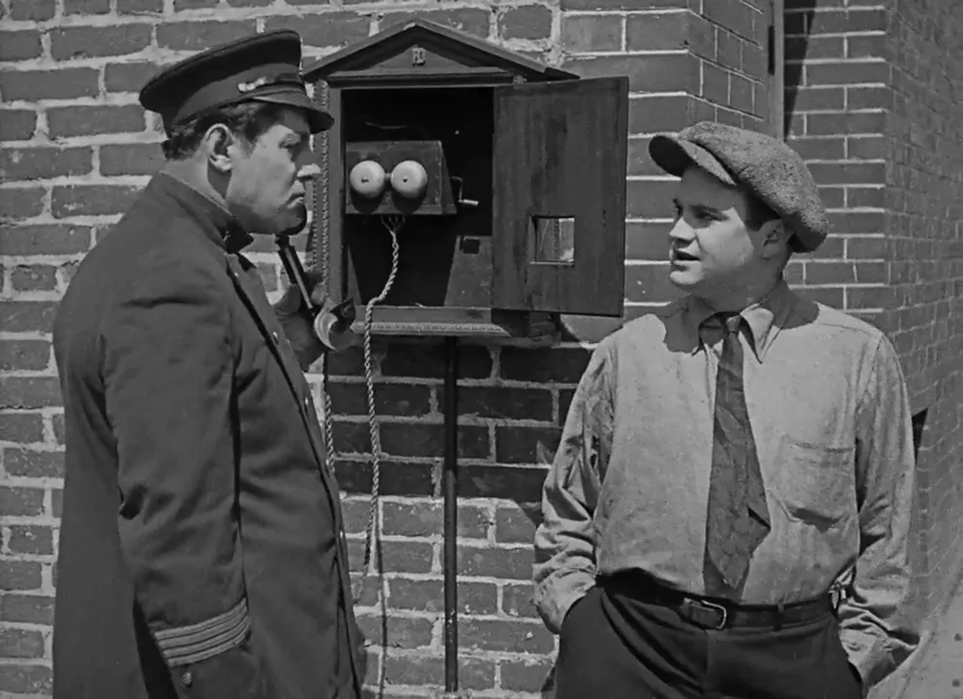 Bill Strother and Noah Young in Safety Last! (1923)