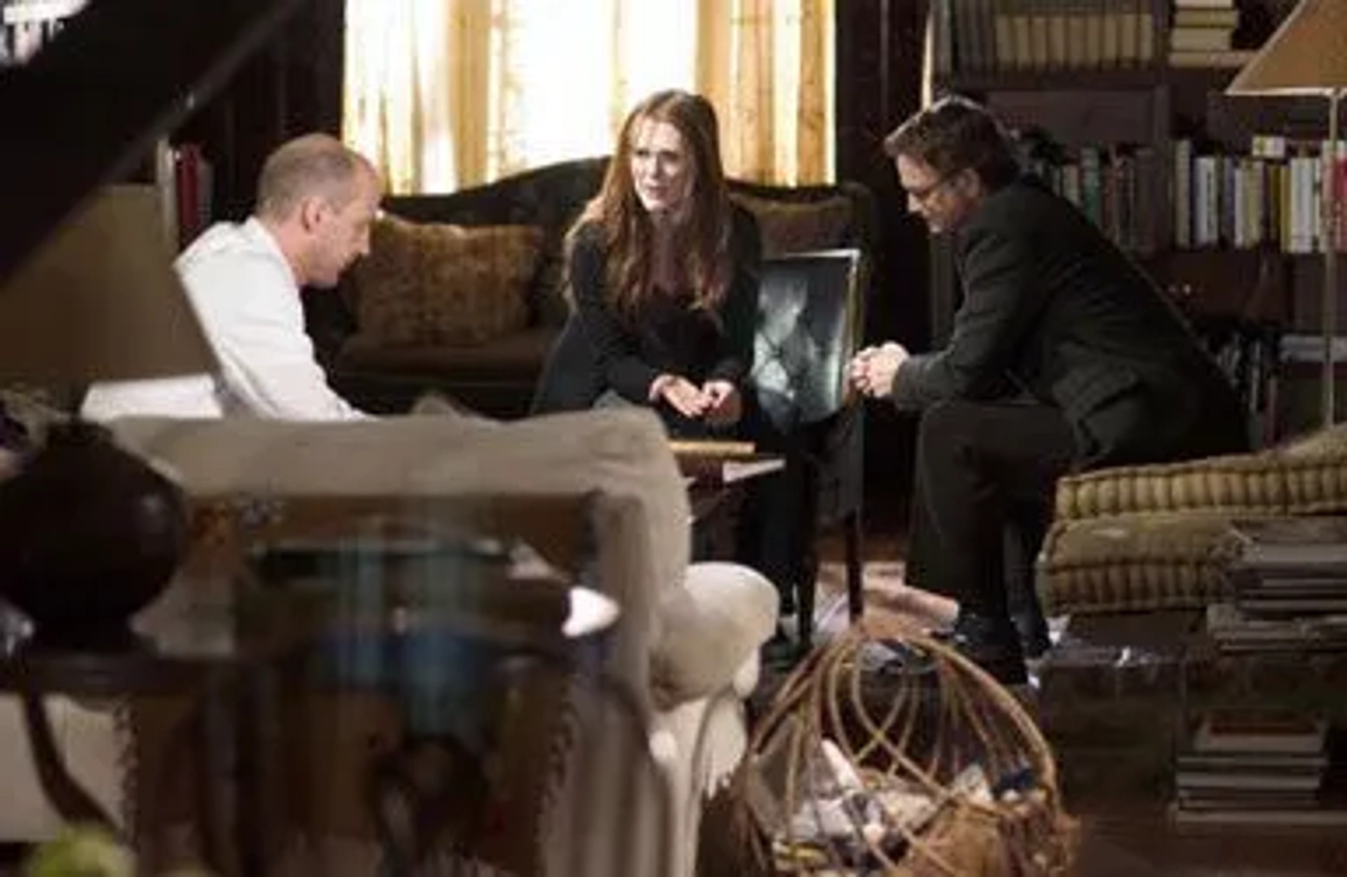 Julianne Moore, Anthony Edwards, and Gary Sinise in The Forgotten (2004)