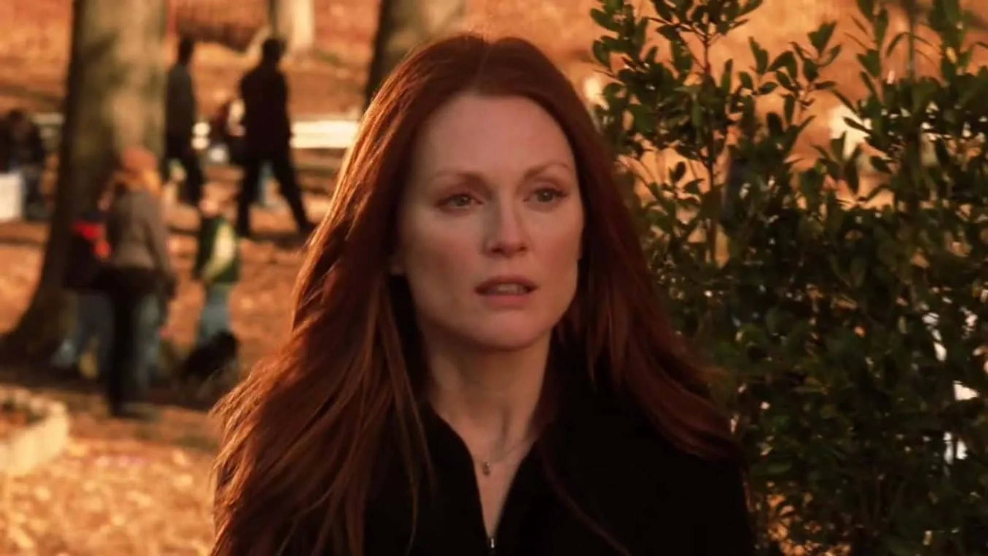 Julianne Moore in The Forgotten (2004)
