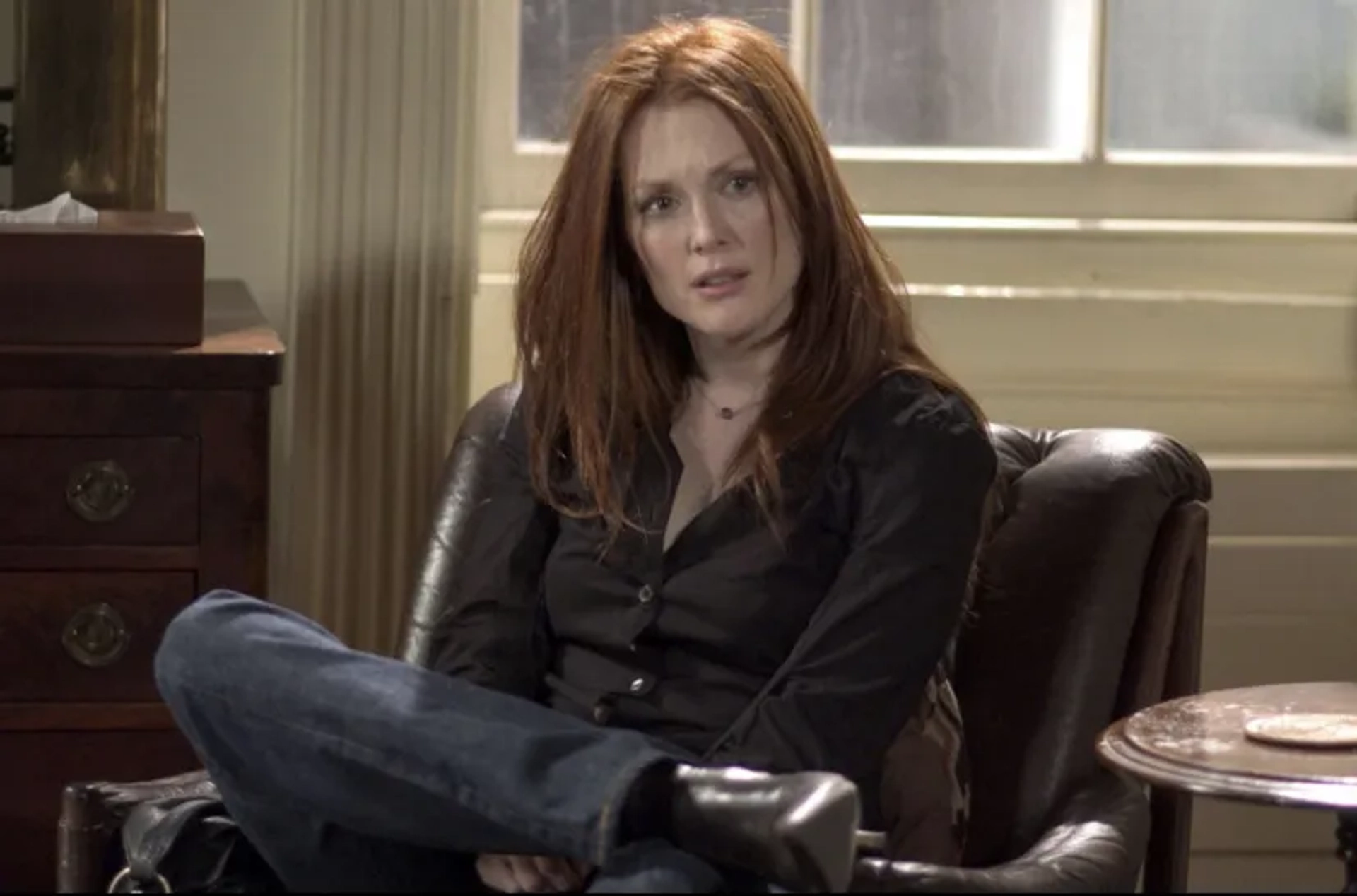 Julianne Moore in The Forgotten (2004)