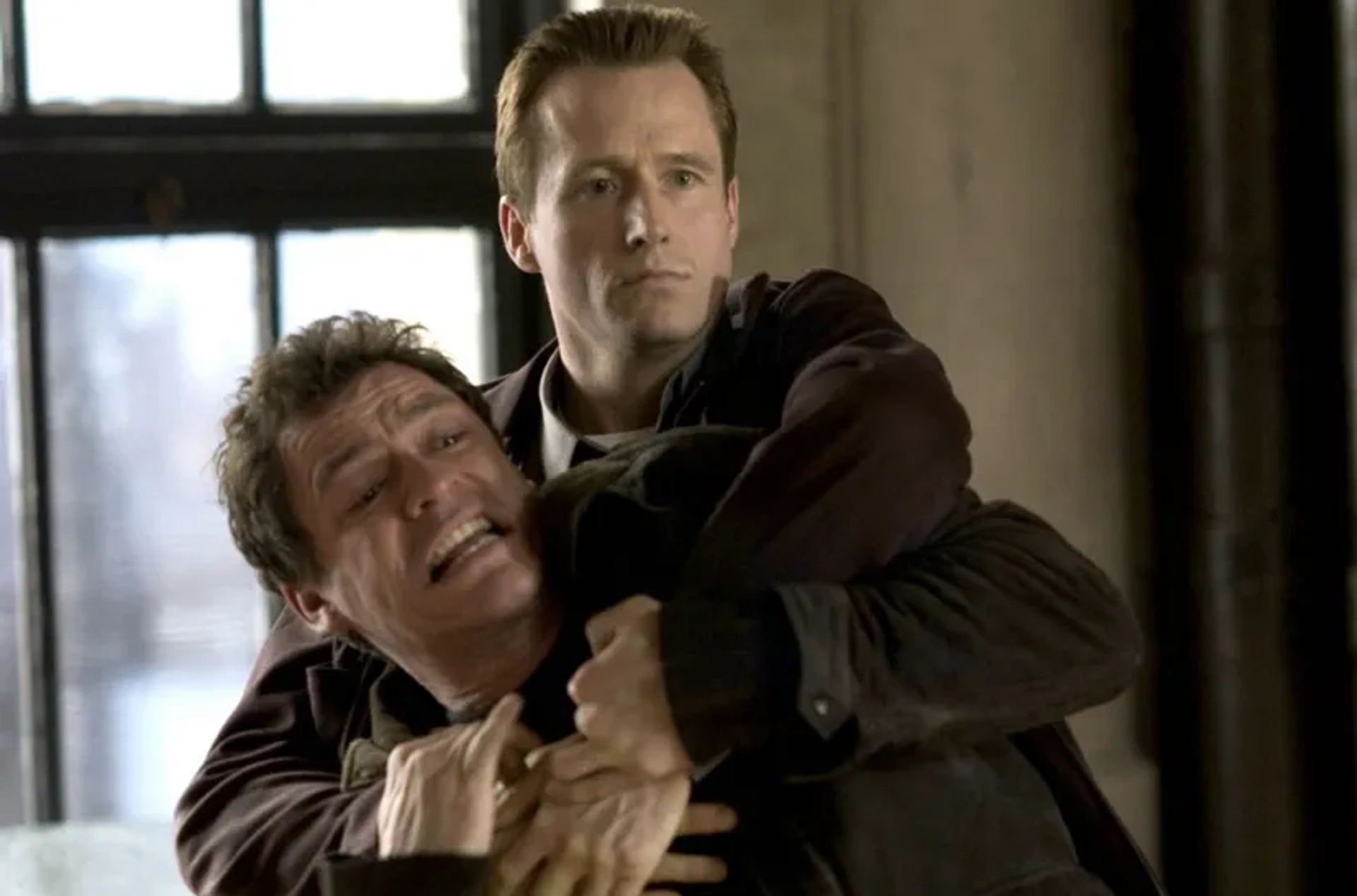 Linus Roache and Dominic West in The Forgotten (2004)