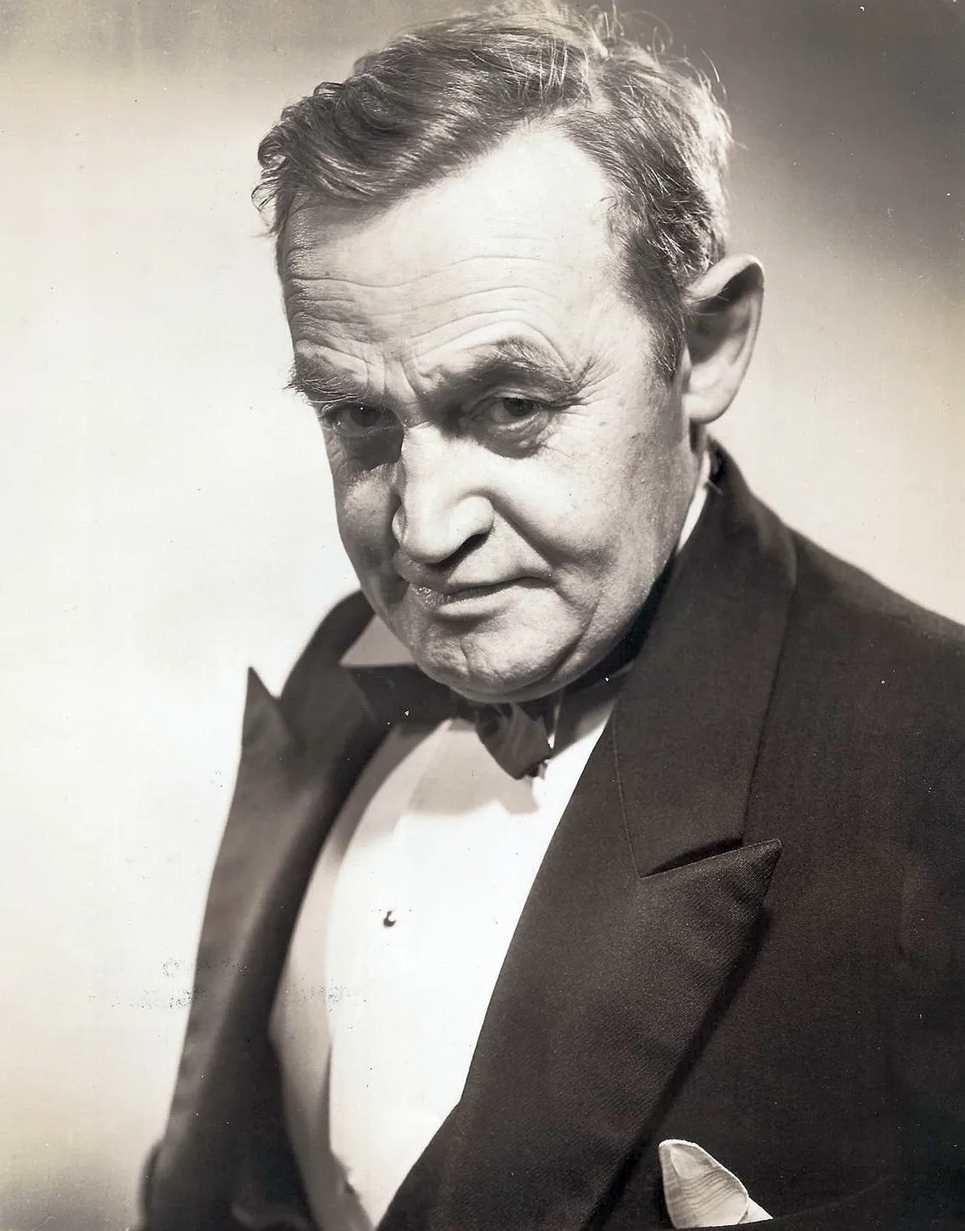 Barry Fitzgerald in And Then There Were None (1945)