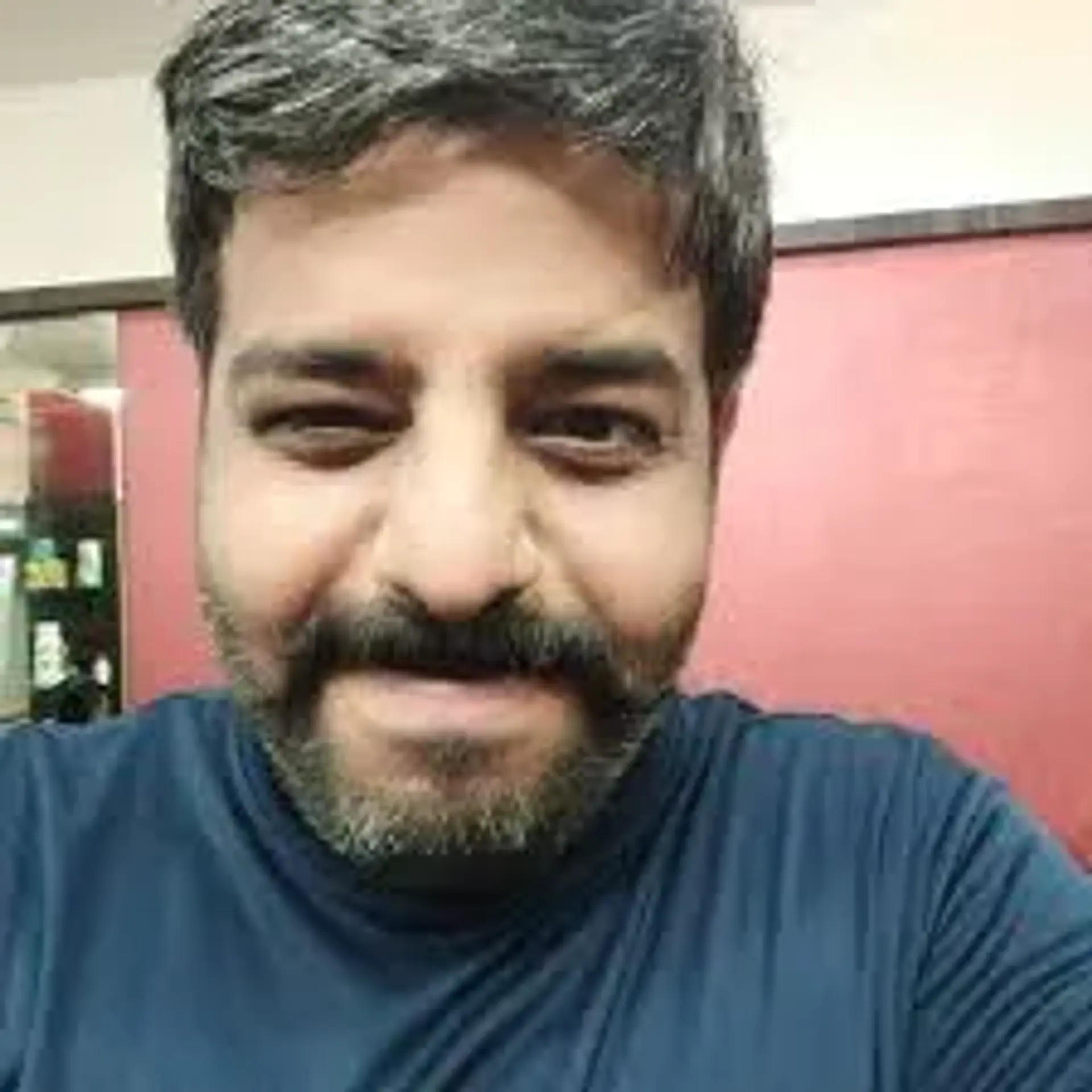 آمیت  گولانی