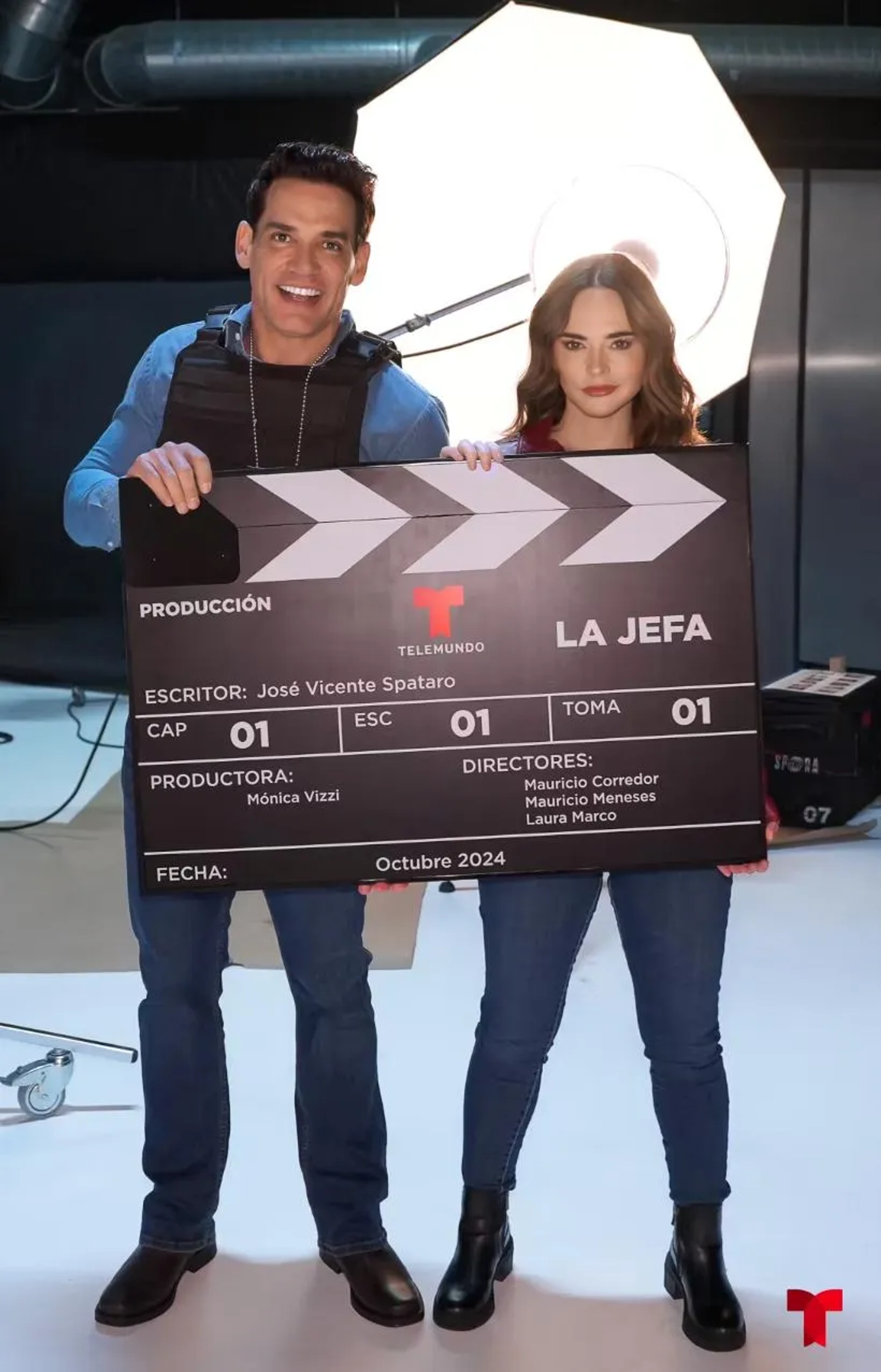 Cristián de la Fuente and Fabiola Guajardo in La Jefa (2025)