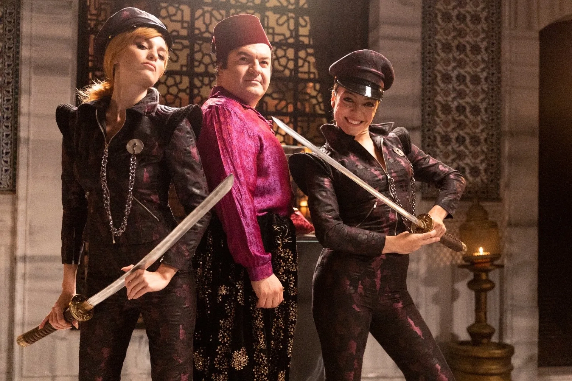 Çaglar Çorumlu, Nilperi Sahinkaya, and Merve Dizdar in The Life and Movies of Ersan Kuneri (2022)