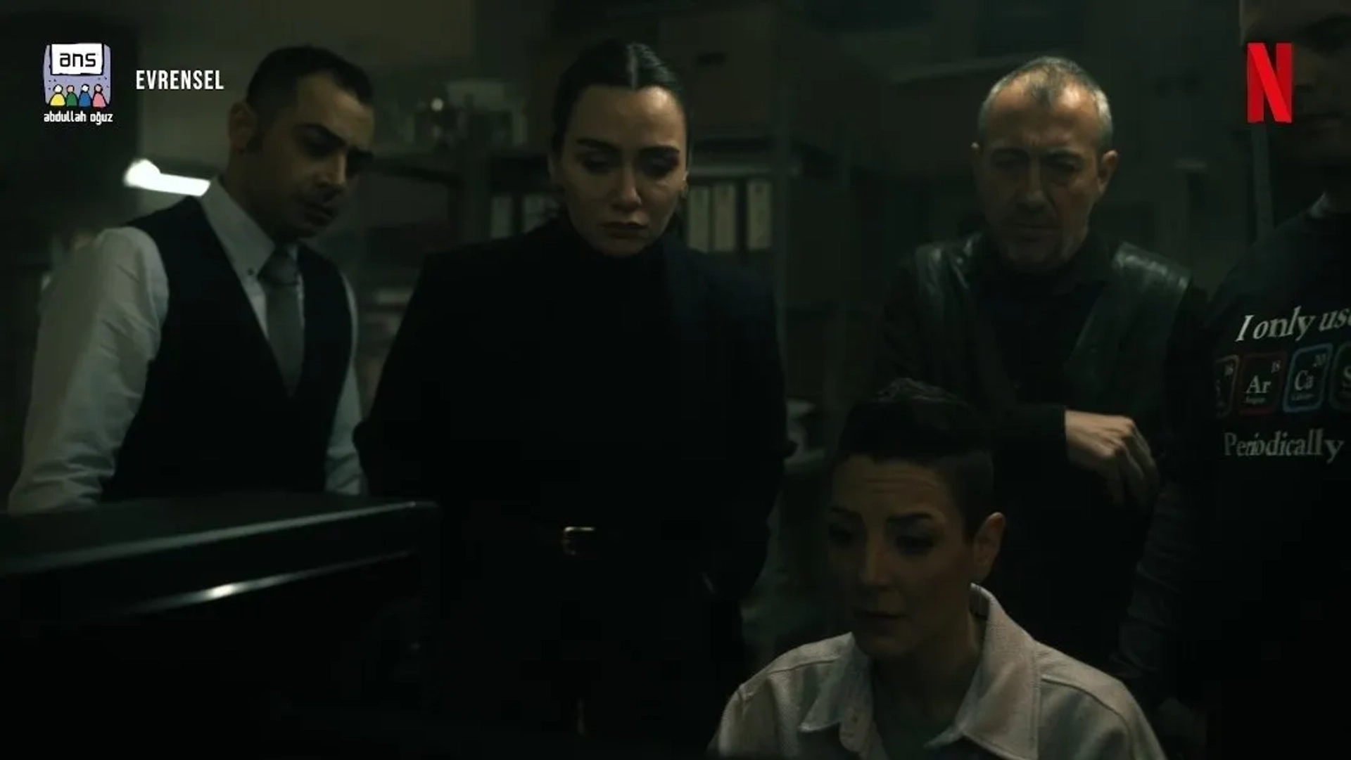 Sehsuvar Aktas, Berna Öztürk, Birce Akalay, and Olgun Toker in Graveyard (2022)