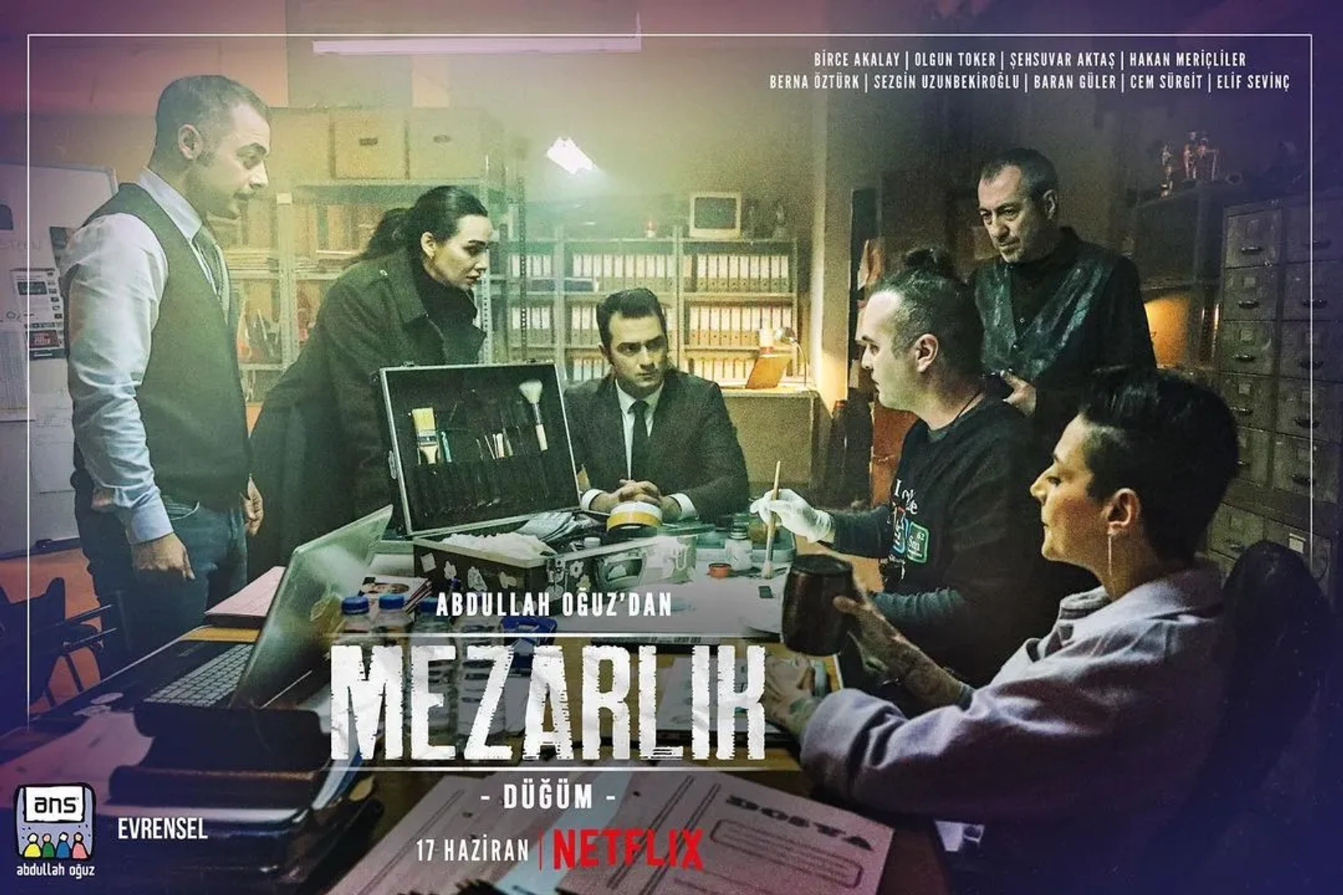Sehsuvar Aktas, Berna Öztürk, Cem Sürgit, Birce Akalay, and Olgun Toker in Graveyard (2022)