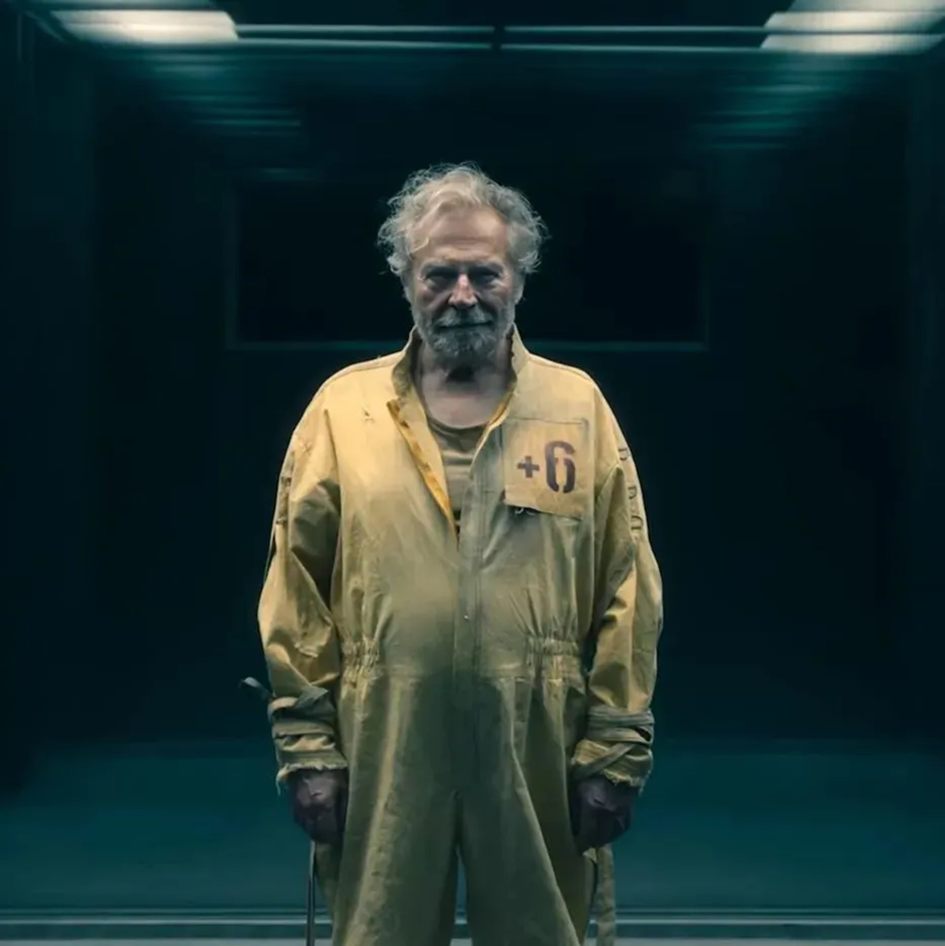 Haluk Bilginer in Hot Skull (2022)