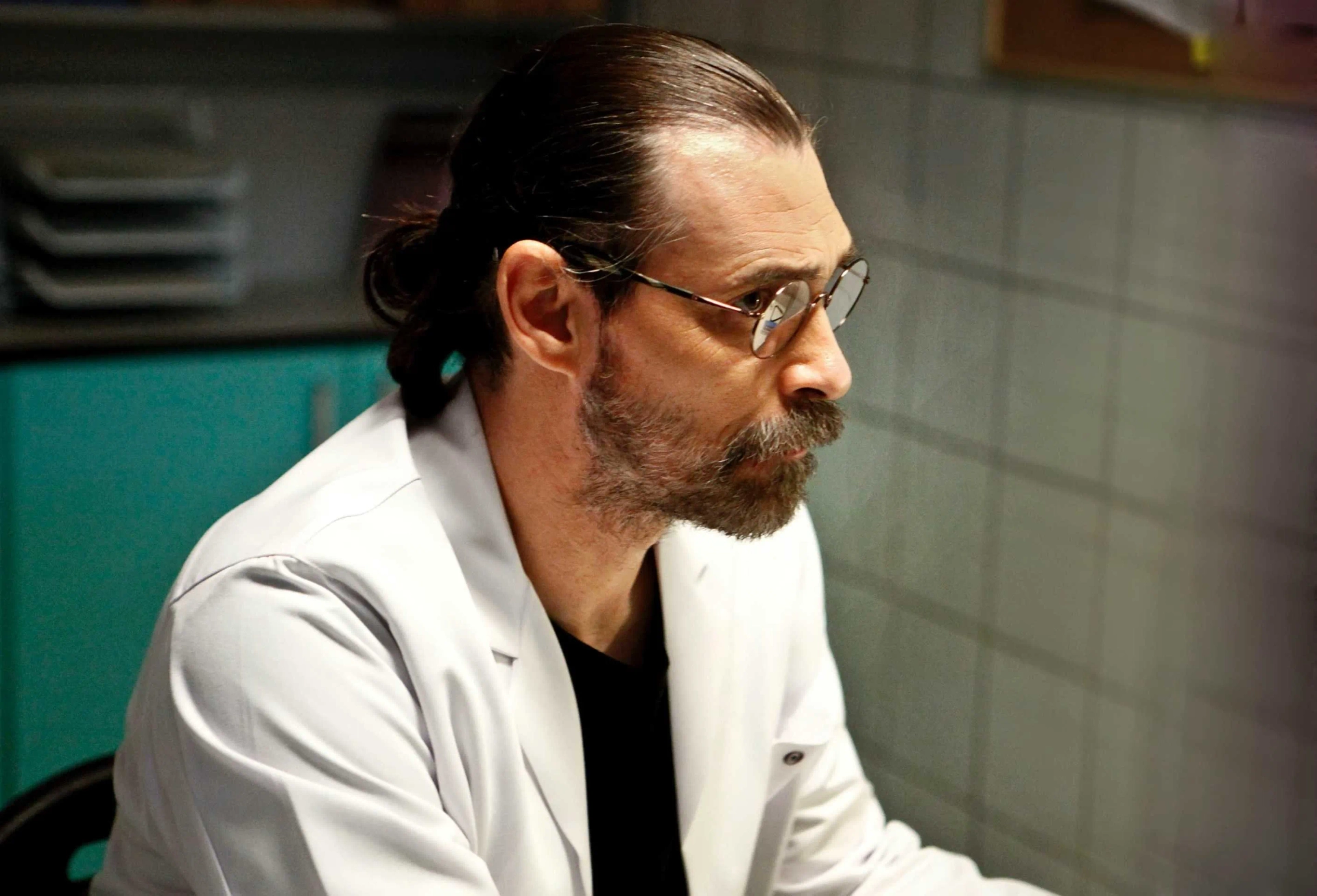 Erdal Besikçioglu in 46 Yok Olan (2016)