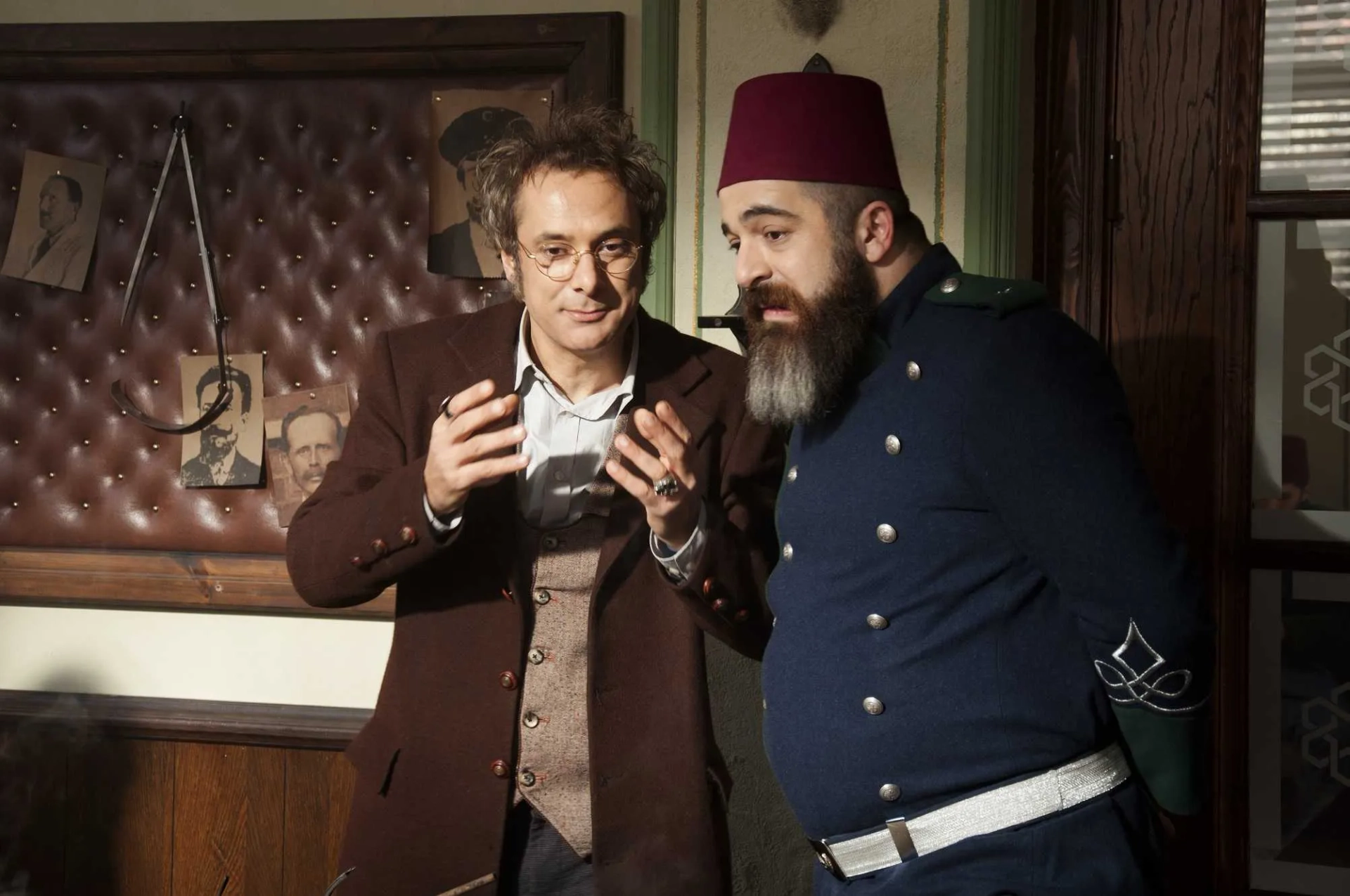 Kamil Güler and Kayra Senocak in Filinta (2014)