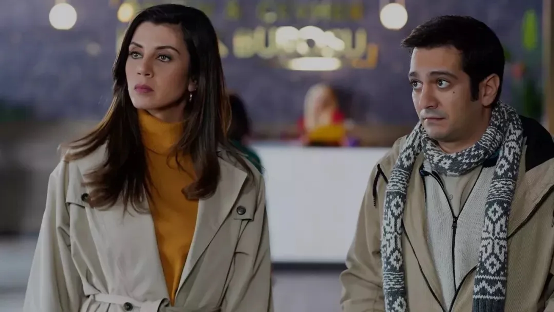 Gökçe Bahadir and Anil Çelik in All About Marriage (2021)