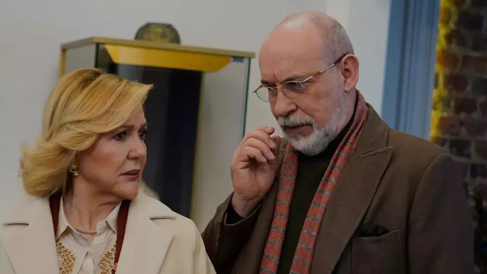 Sumru Yavrucuk and Erdal Küçükkömürcü in All About Marriage (2021)