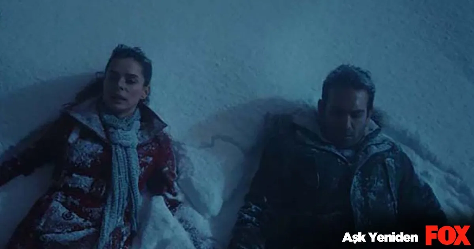Bugra Gülsoy and Özge Özpirinçci in In Love Again (2015)