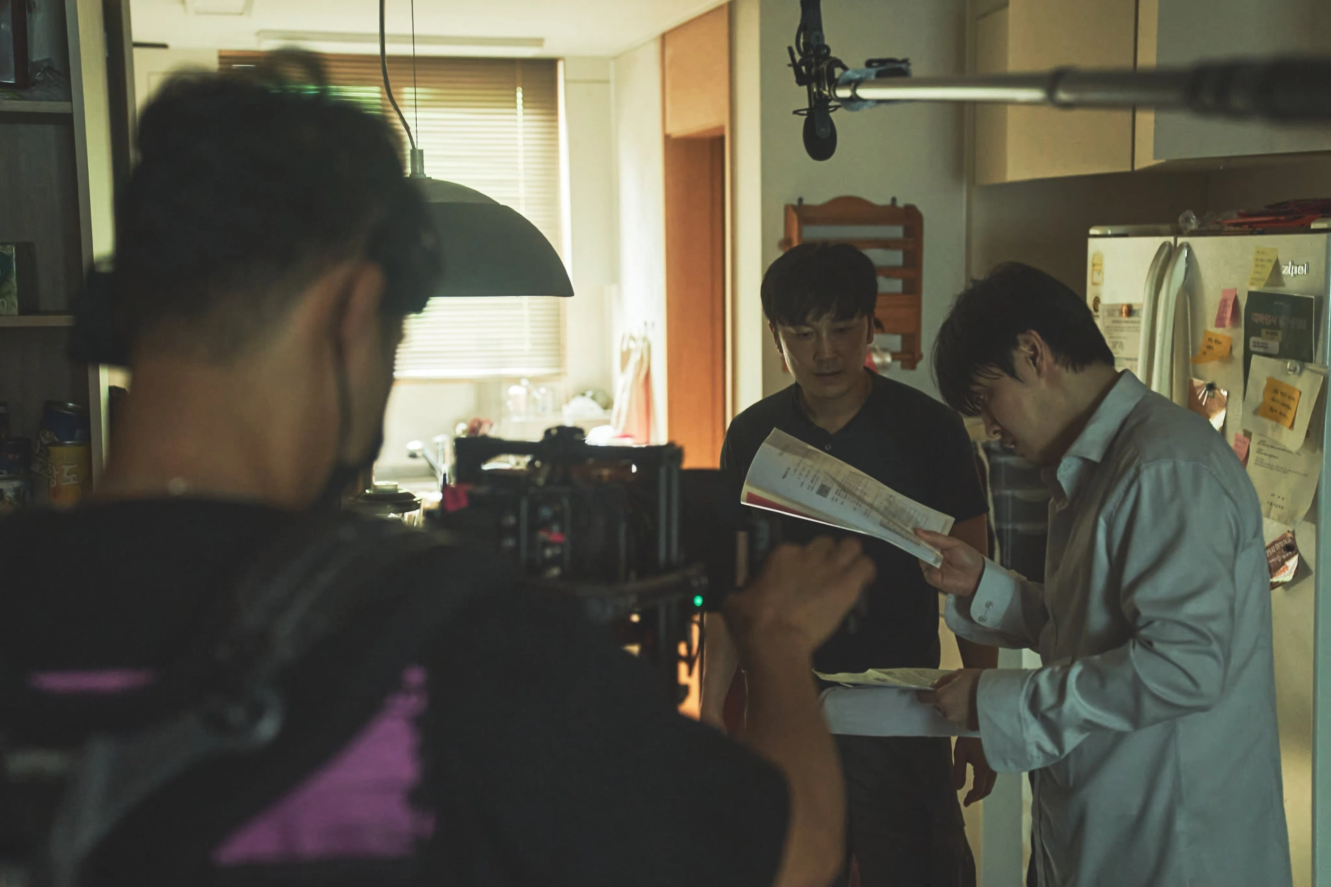 Kang Ha-neul and Seo Hyun-woo in Wall to Wall (2025)