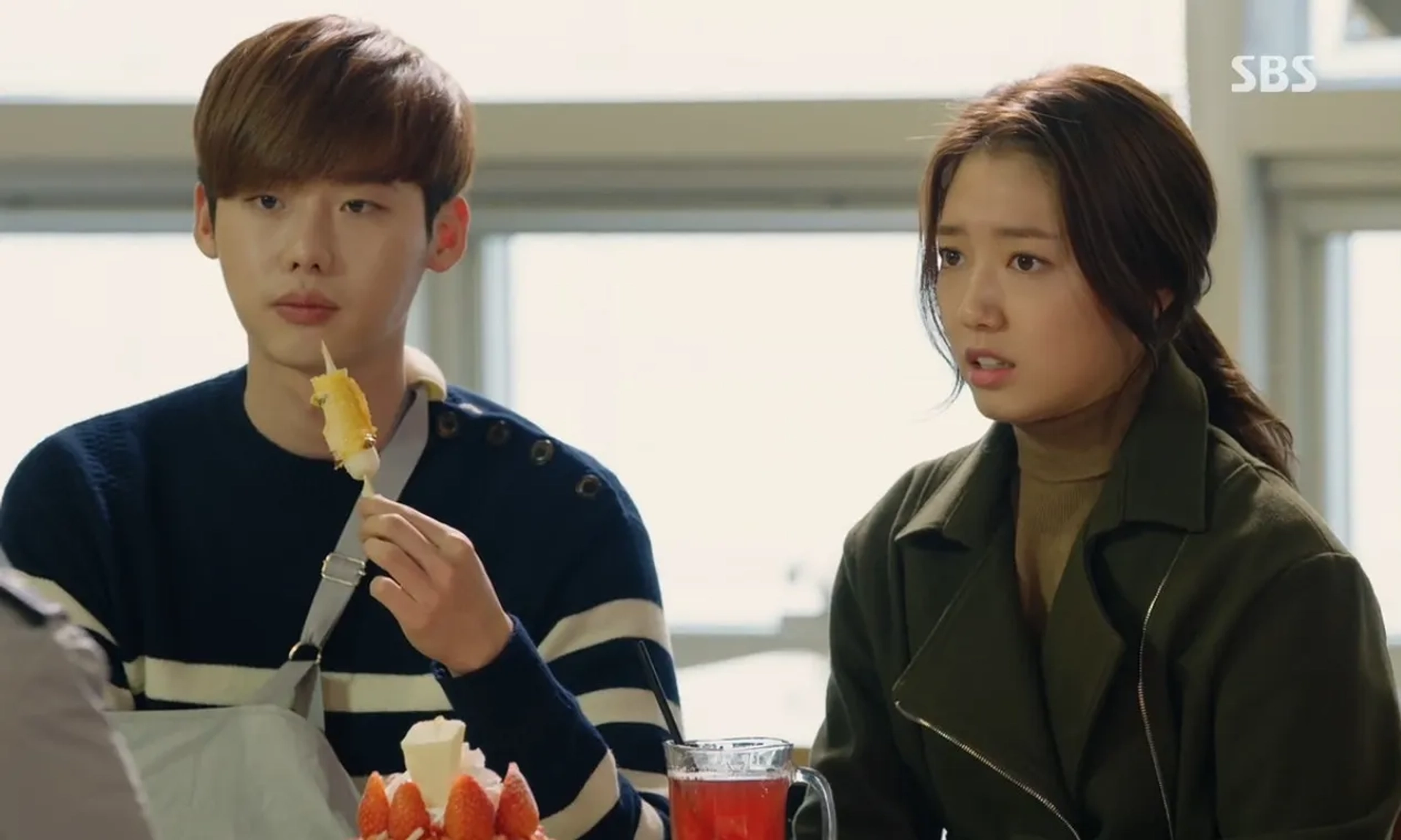 Park Shin-hye and Lee Jong-suk in Pinocchio (2014)