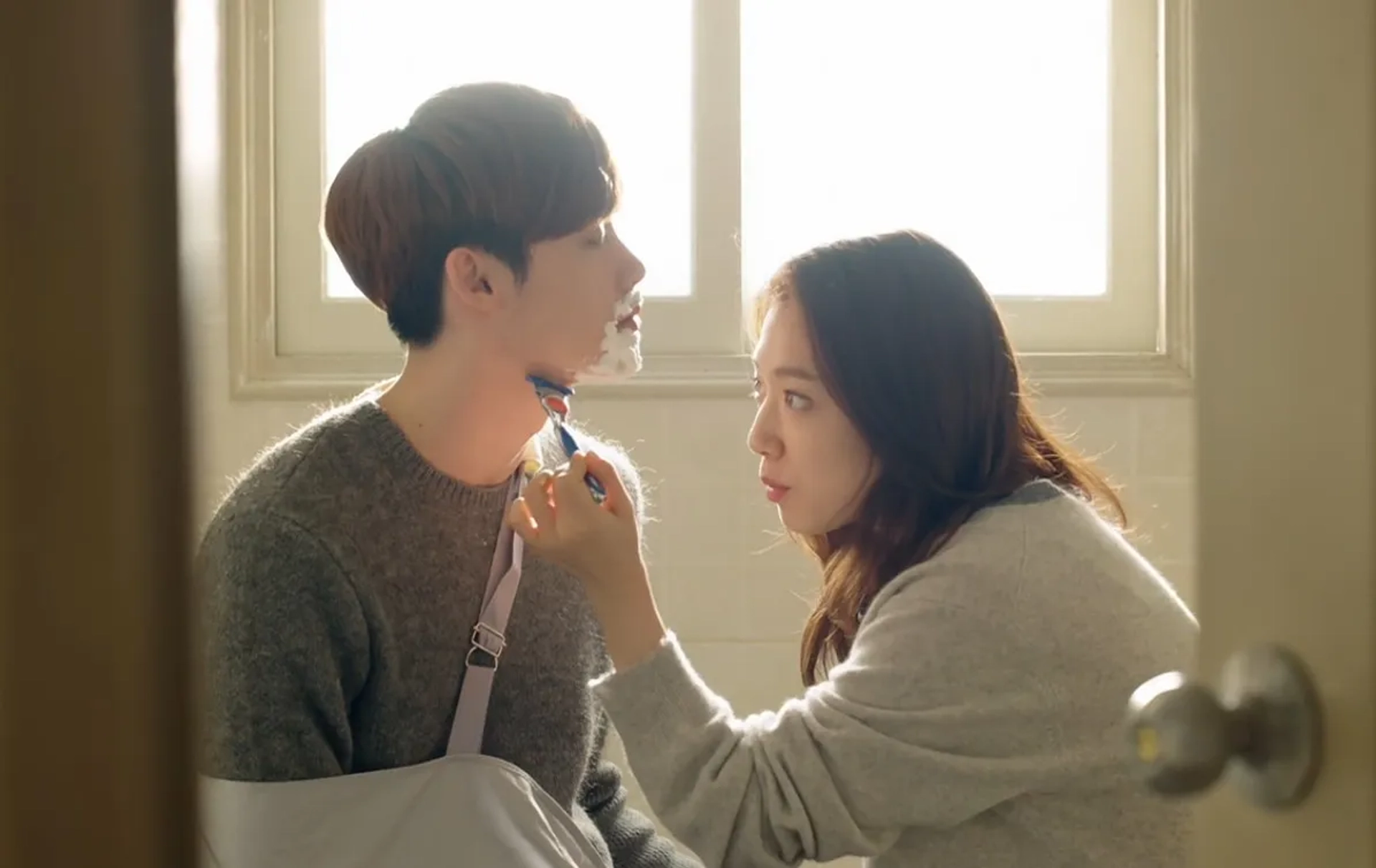 Park Shin-hye and Lee Jong-suk in Pinocchio (2014)