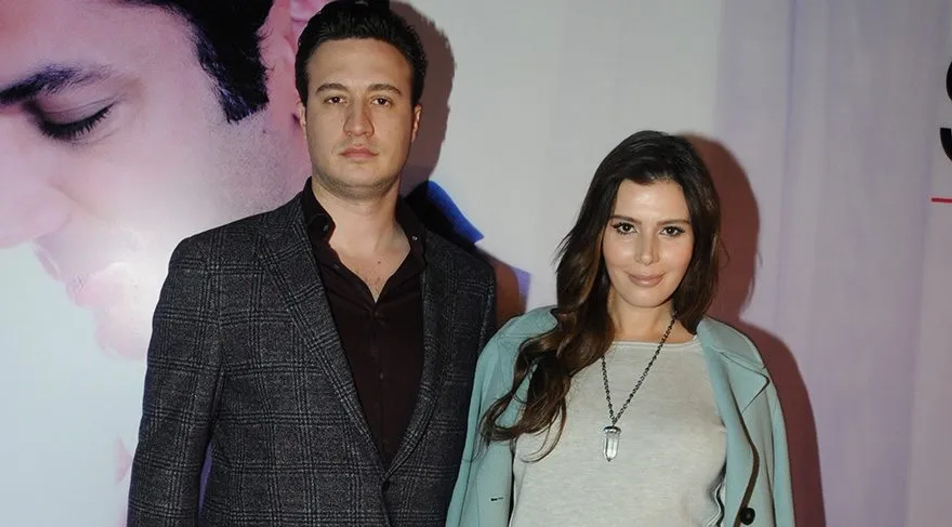 Hatice Sendil and Burak Sagyasar at an event for Sonsuz Ask (2017)