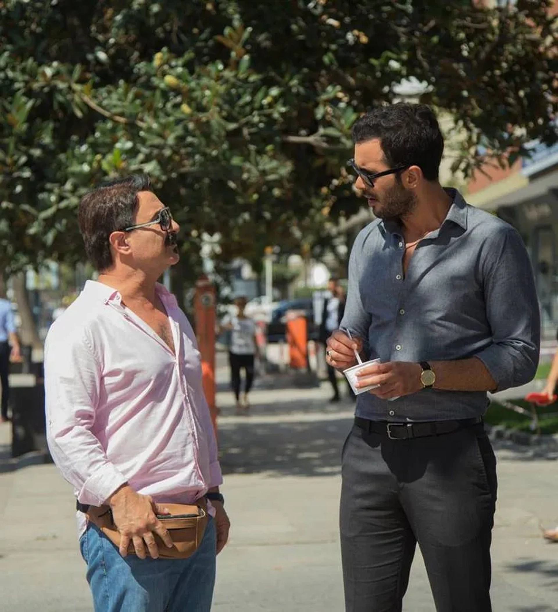 Cengiz Bozkurt and Baris Arduç in Mutluluk Zamani (2017)