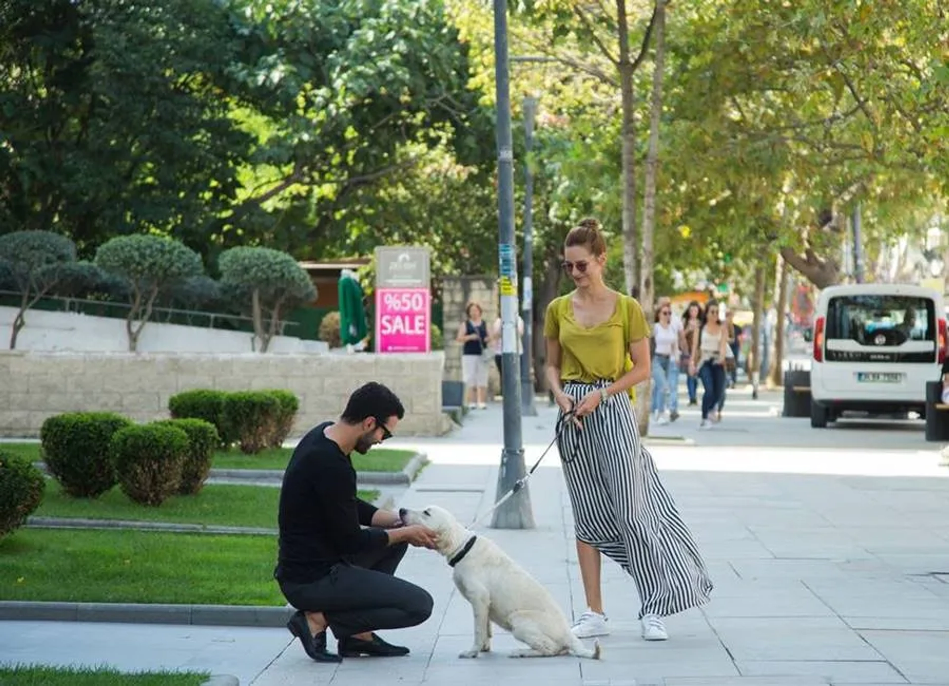 Sedef Avci and Baris Arduç in Mutluluk Zamani (2017)