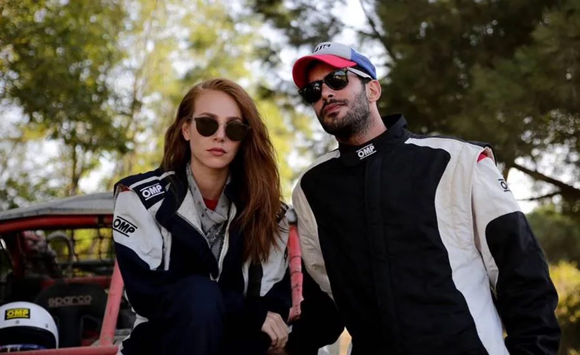 Elçin Sangu and Baris Arduç in Mutluluk Zamani (2017)