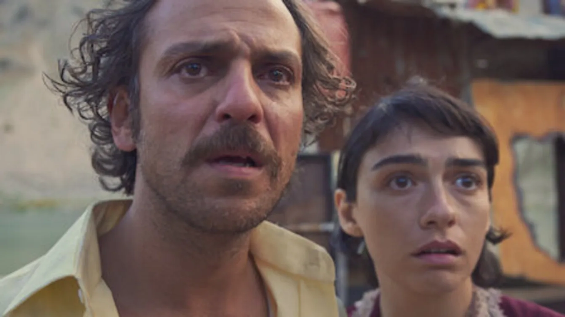Hazar Ergüçlü and Erkan Kolçak Köstendil in Heartsong (2022)