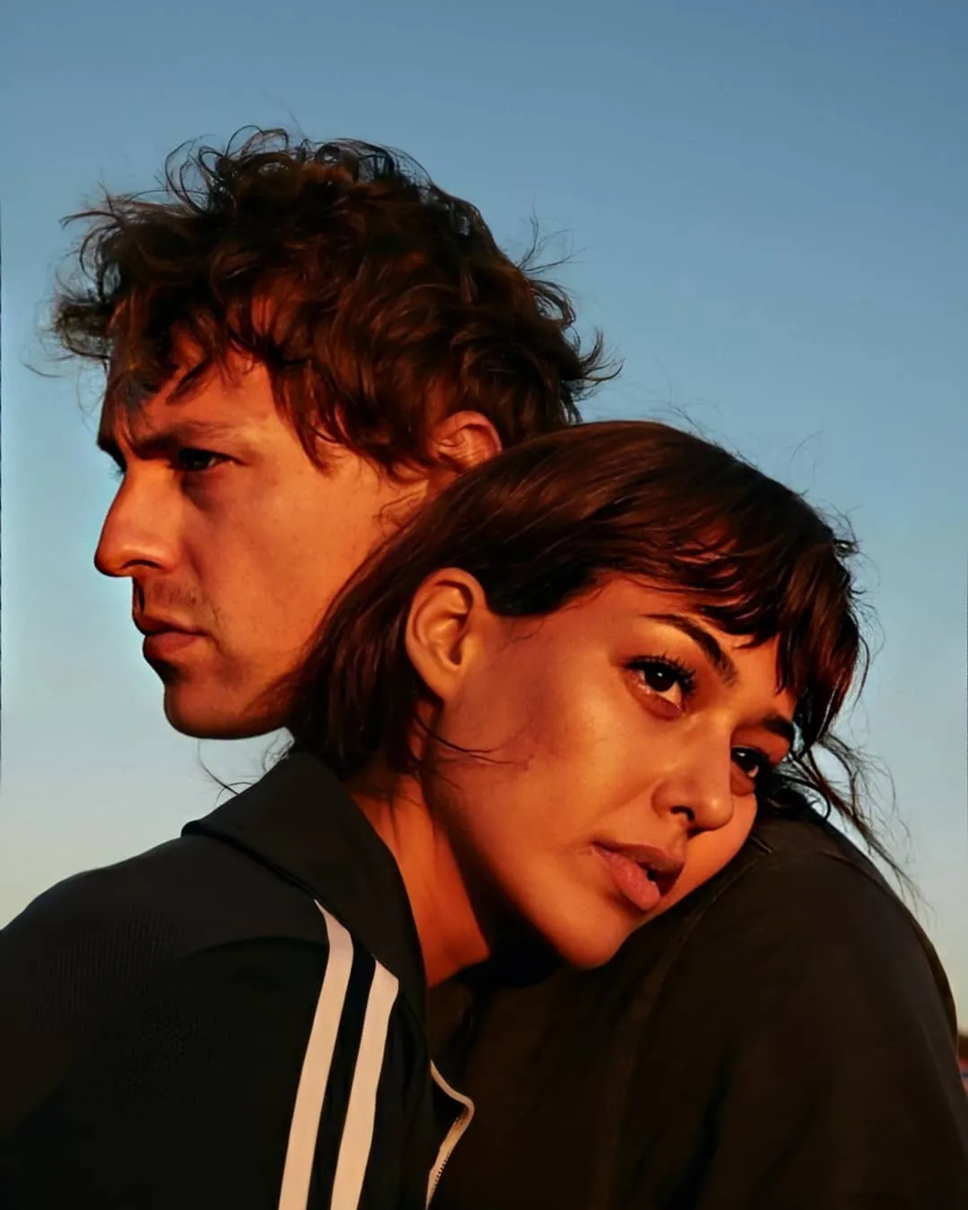 Metin Akdülger and Dilan Çiçek Deniz in One-Way to Tomorrow (2020)