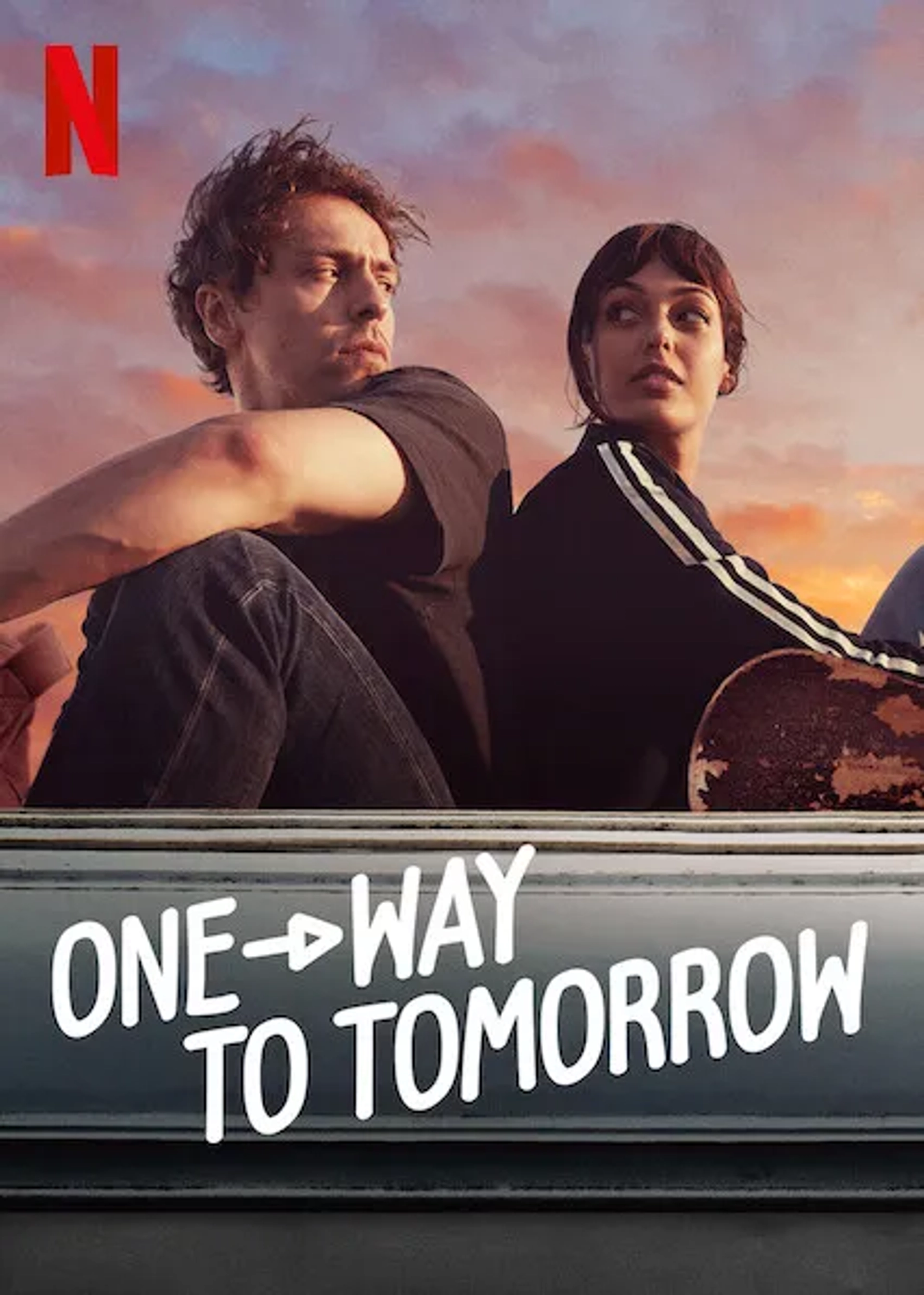Metin Akdülger and Dilan Çiçek Deniz in One-Way to Tomorrow (2020)