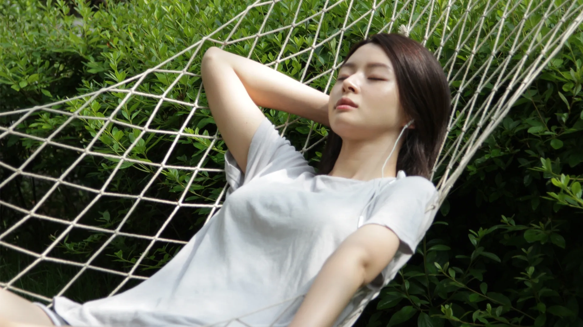 Nara in Fantasy of the Girls (2016)