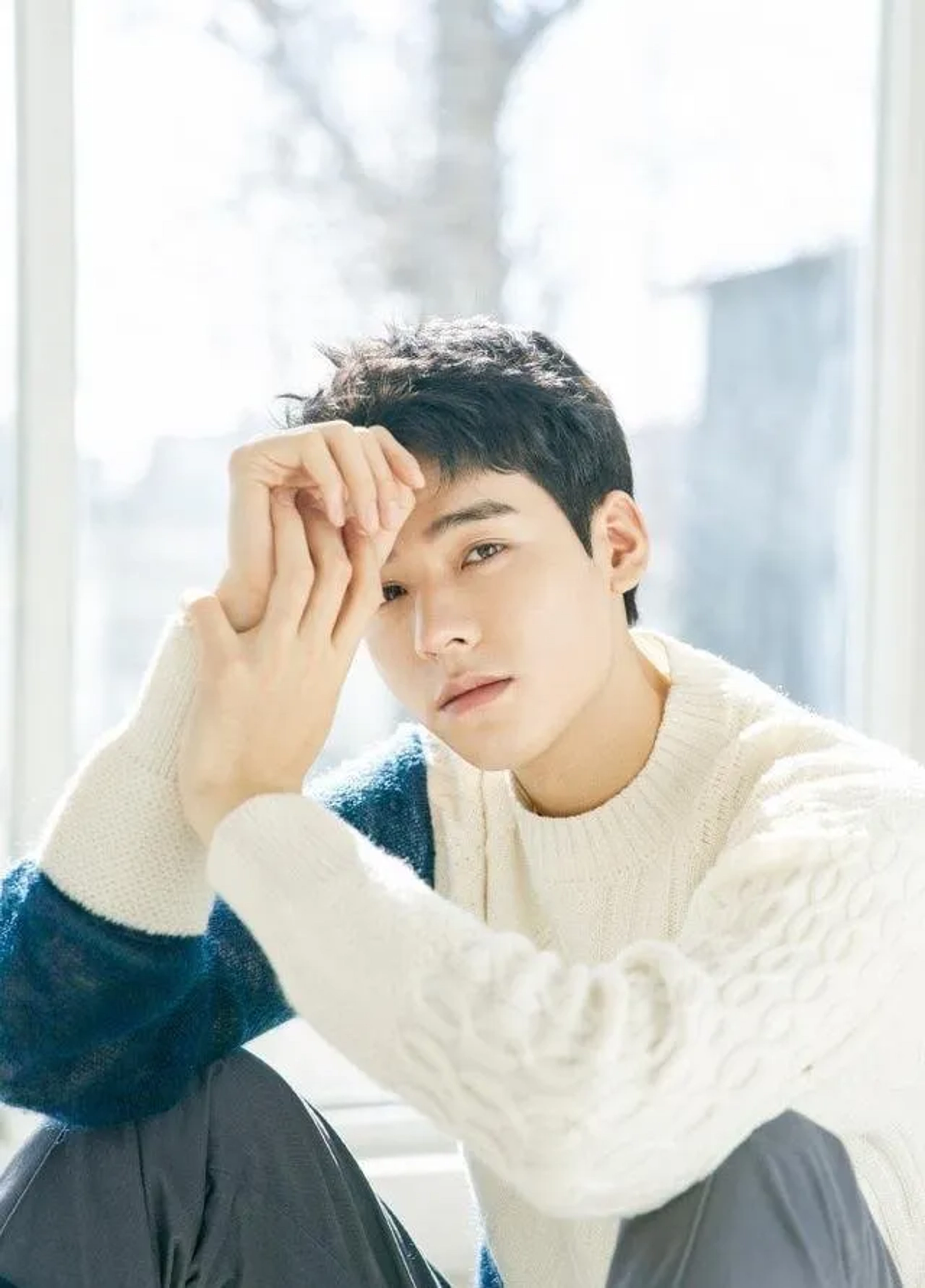 Jun Gong in The Love Equations (2020)