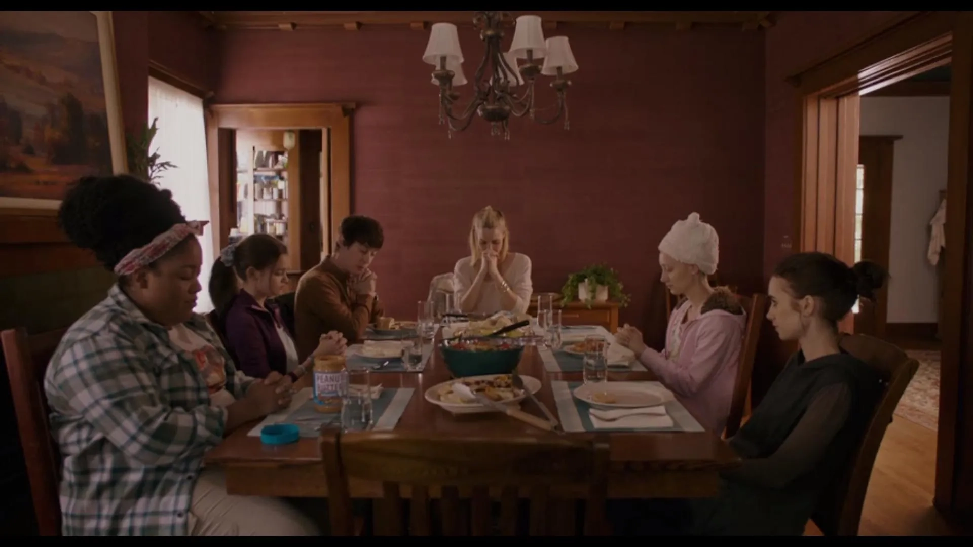 Leslie Bibb, Maya Eshet, Ciara Bravo, Lily Collins, Lindsey McDowell, and Alex Sharp in To the Bone (2017)