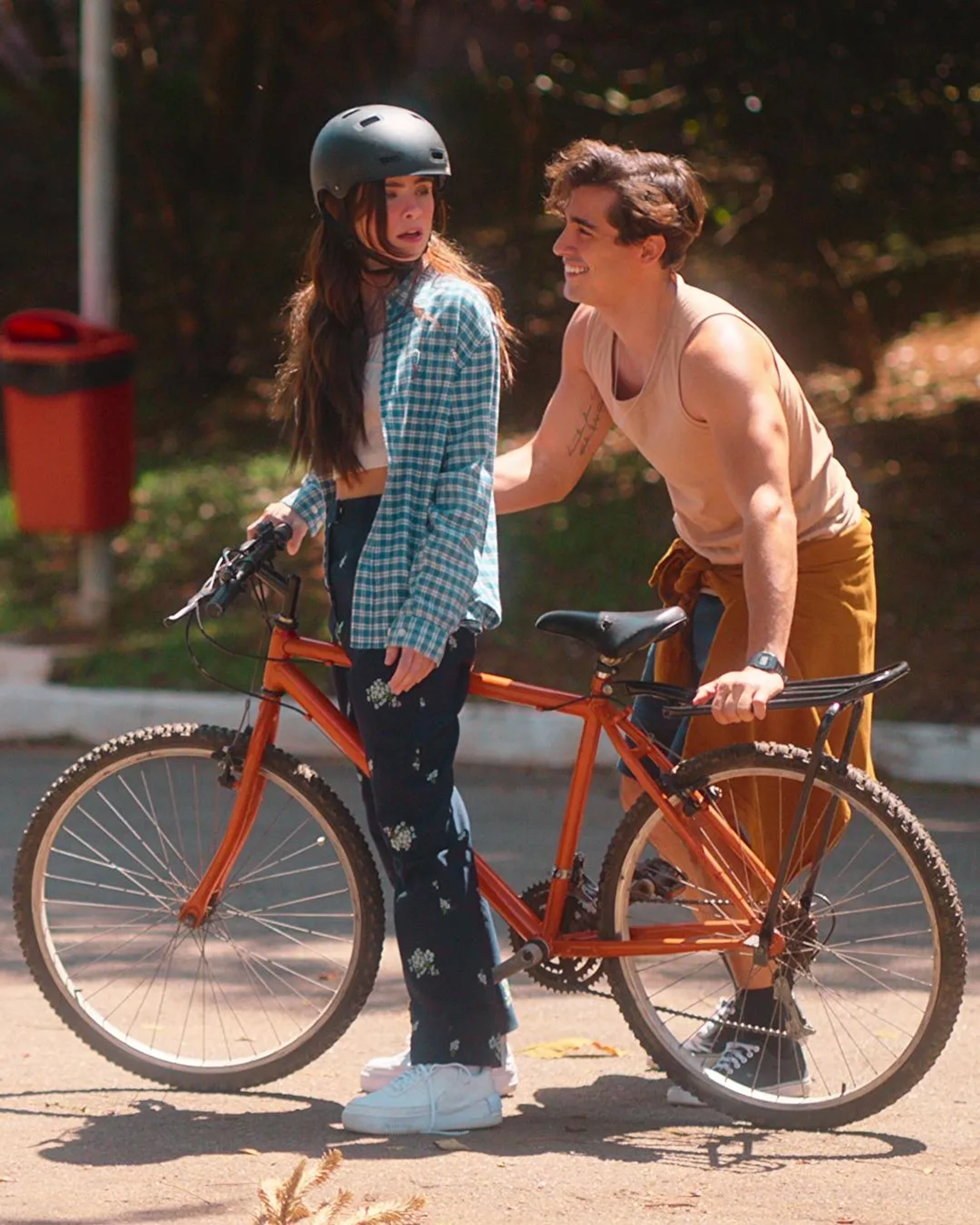 Giulia Be and Henrique Zaga in Beyond the Universe (2022)