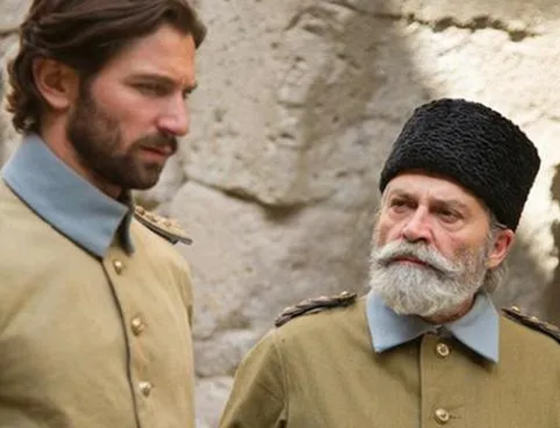 Haluk Bilginer and Michiel Huisman in The Ottoman Lieutenant (2017)