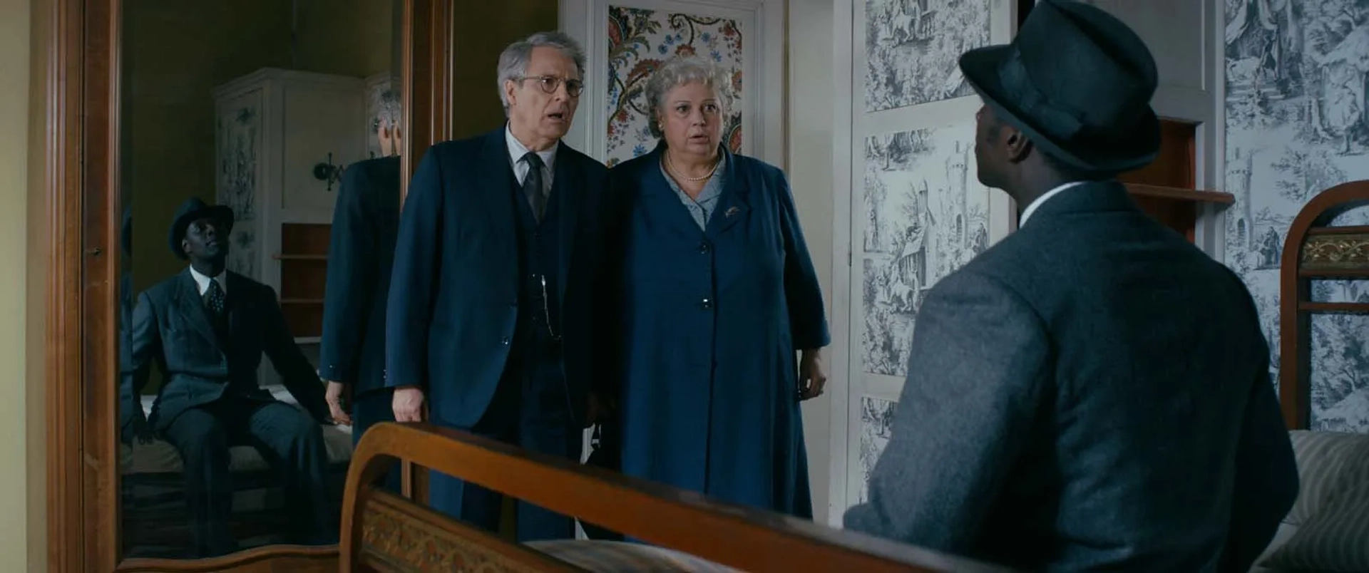 Nicolas Marié, Christine Murillo, and Omar Sy in Knock (2017)