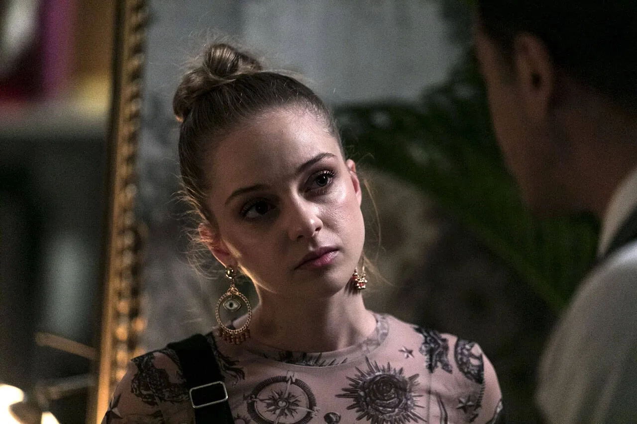 Ipek Filiz Yazici in New Life (2020)